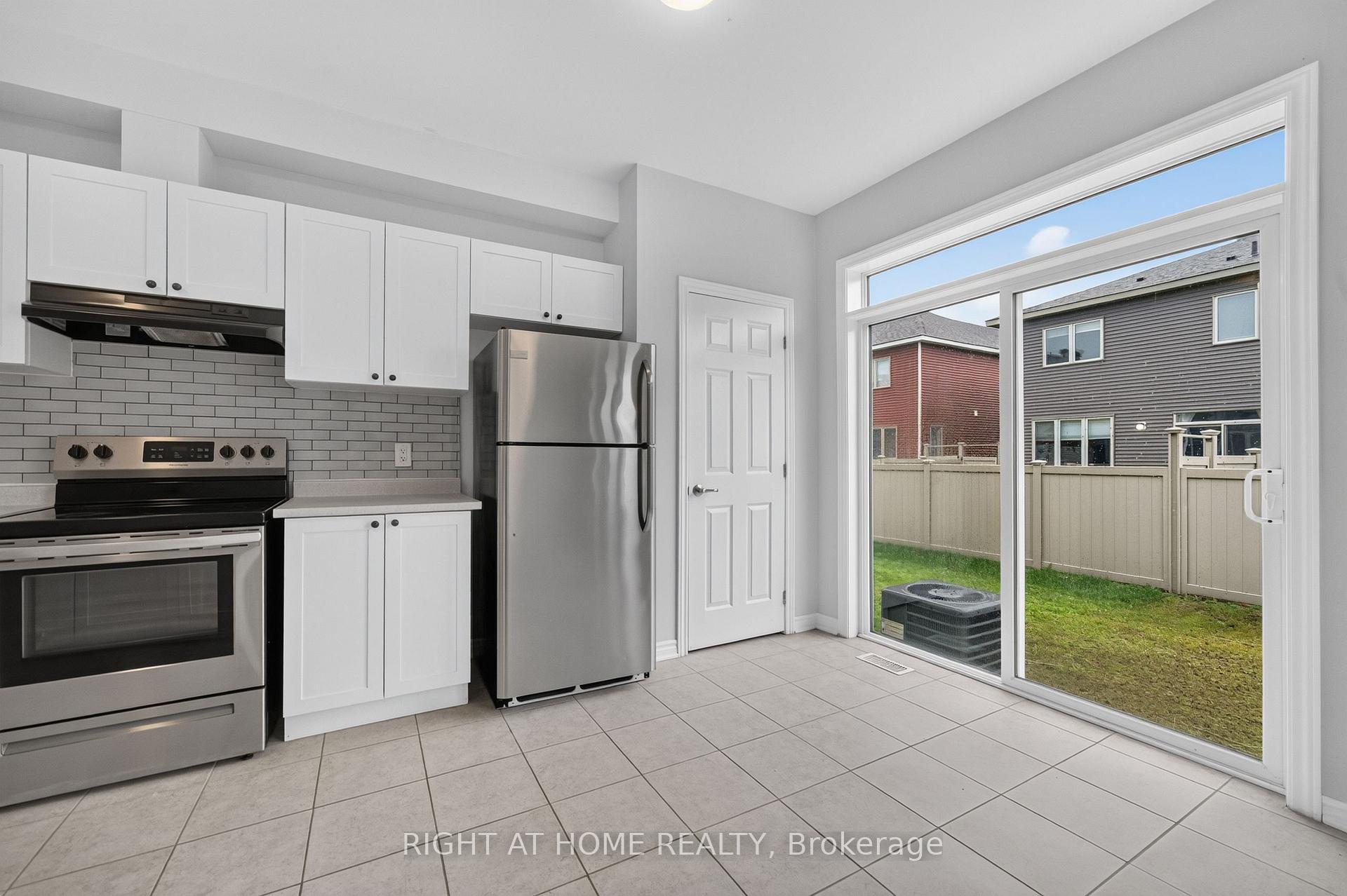 Photo 15 of 263 Sweetvalley Drive, Ottawa, Avalon West — HOMEH