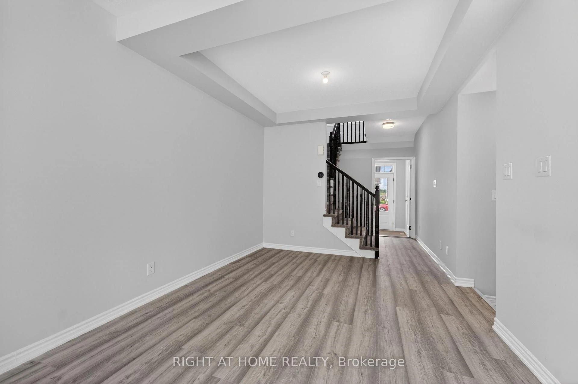 Photo 46 of 263 Sweetvalley Drive, Ottawa, Avalon West — HOMEH