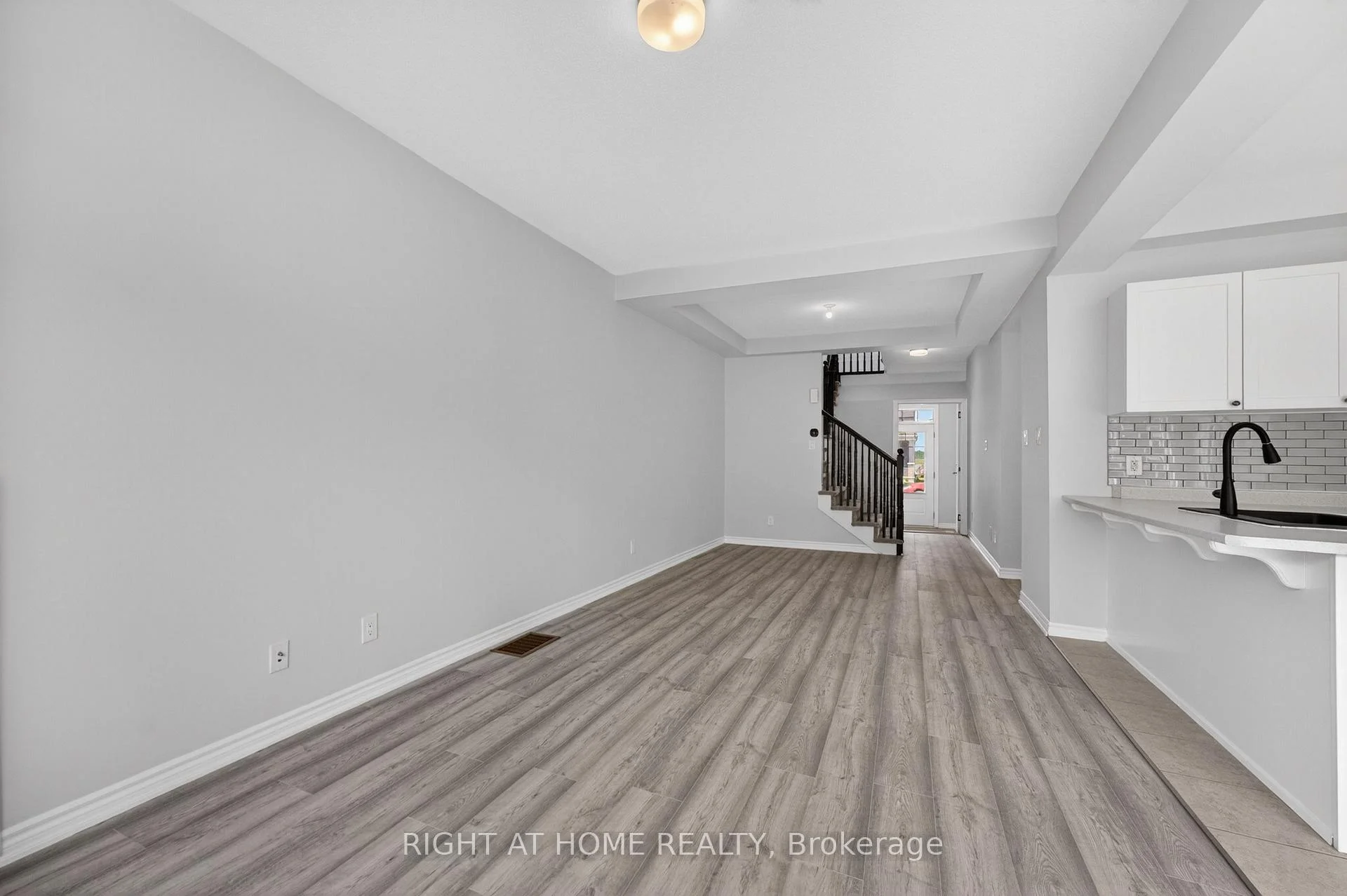 Photo 47 of 263 Sweetvalley Drive, Ottawa, Avalon West — HOMEH