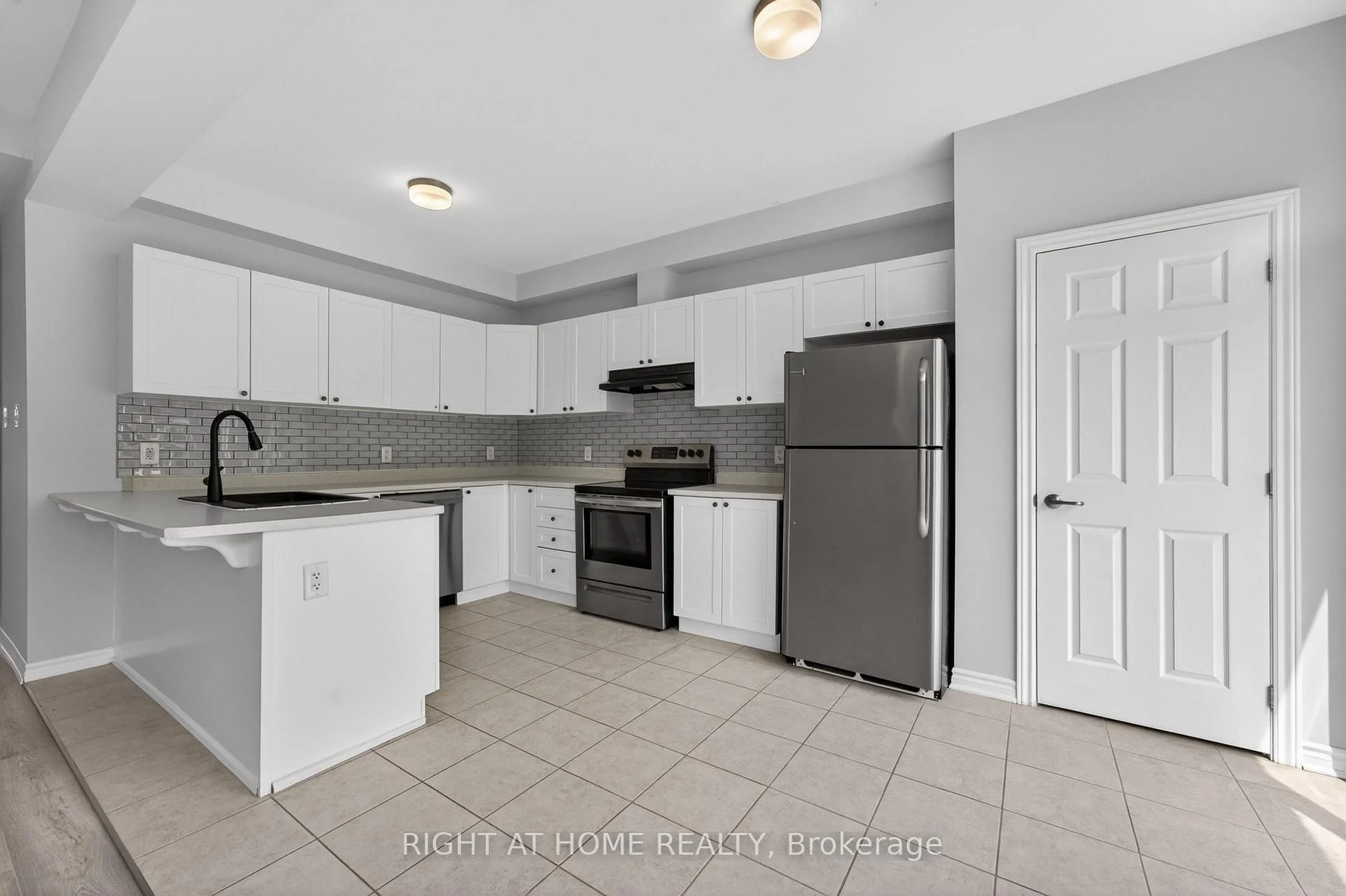 Photo 50 of 263 Sweetvalley Drive, Ottawa, Avalon West — HOMEH