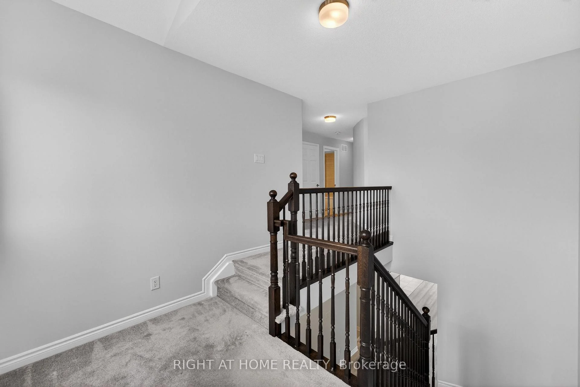 Photo 58 of 263 Sweetvalley Drive, Ottawa, Avalon West — HOMEH