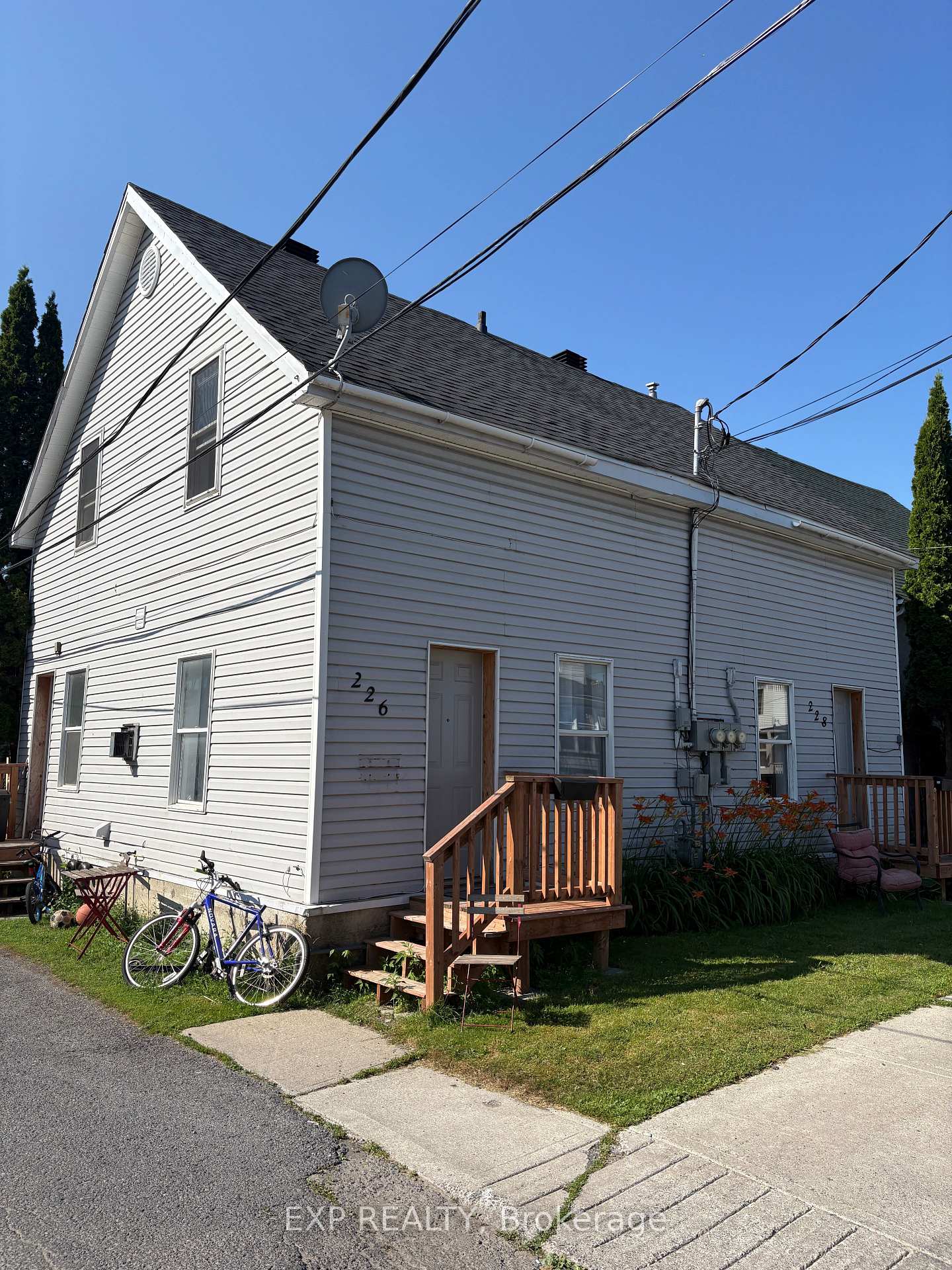 Photo 2 of 228 First Street W, Cornwall, Cornwall — HOMEH