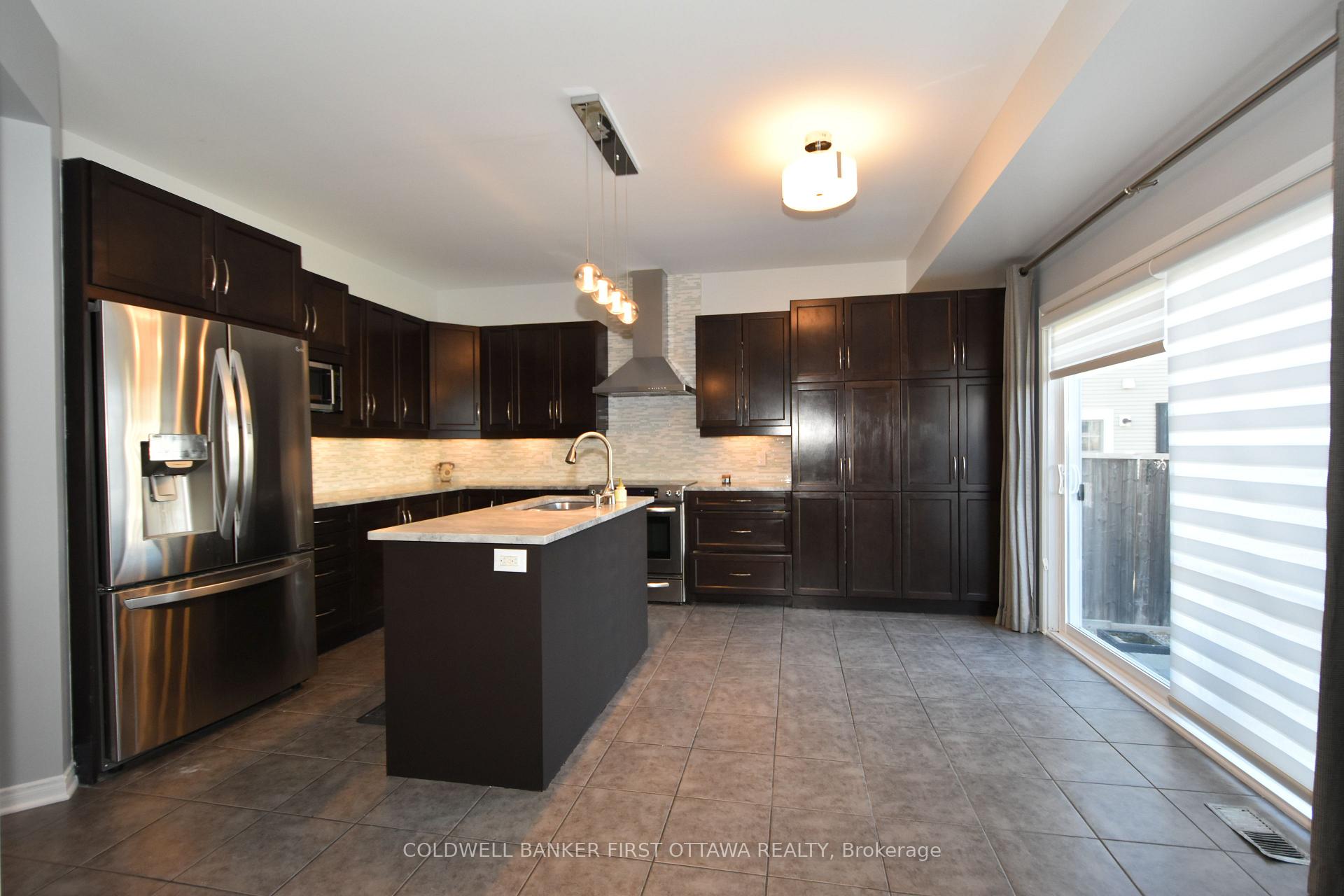 Photo 9 of 413 Blackleaf Drive, Ottawa, Barrhaven - Stonebridge — HOMEH