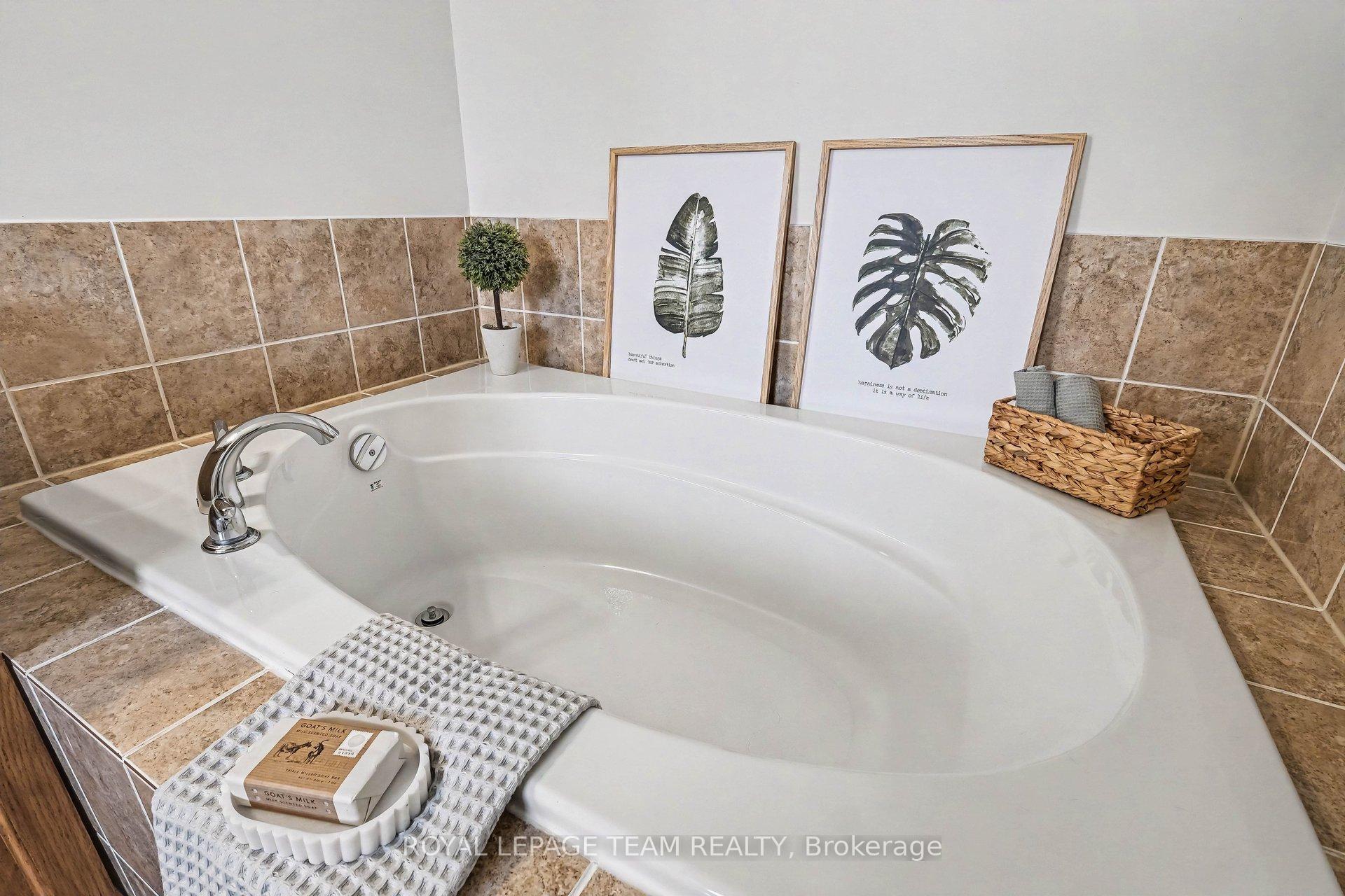 Photo 15 of 159 Montmorency Way, Ottawa, Avalon East — HOMEH