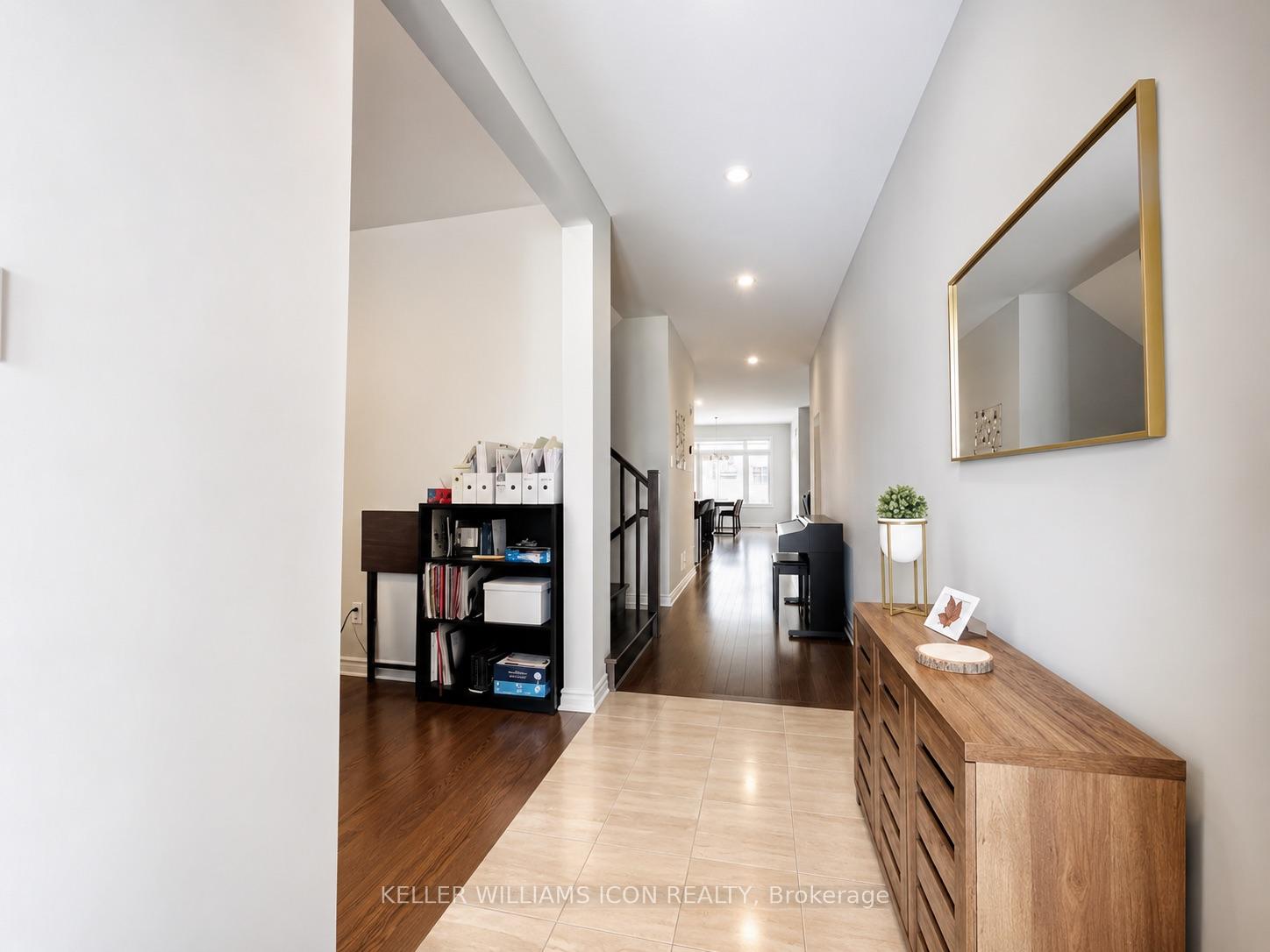 Photo 2 of 916 Ralph Hennessy Avenue, Ottawa, Riverside South/Gloucester Glen — HOMEH