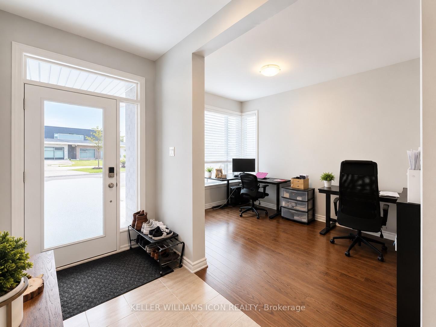 Photo 3 of 916 Ralph Hennessy Avenue, Ottawa, Riverside South/Gloucester Glen — HOMEH