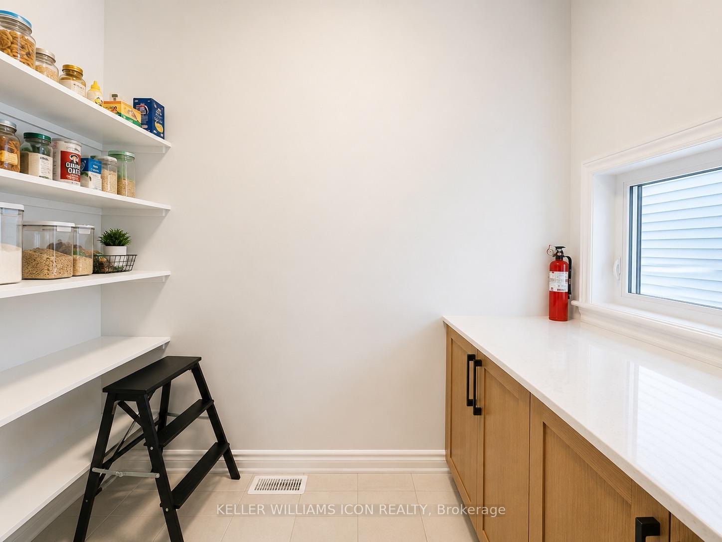 Photo 9 of 916 Ralph Hennessy Avenue, Ottawa, Riverside South/Gloucester Glen — HOMEH