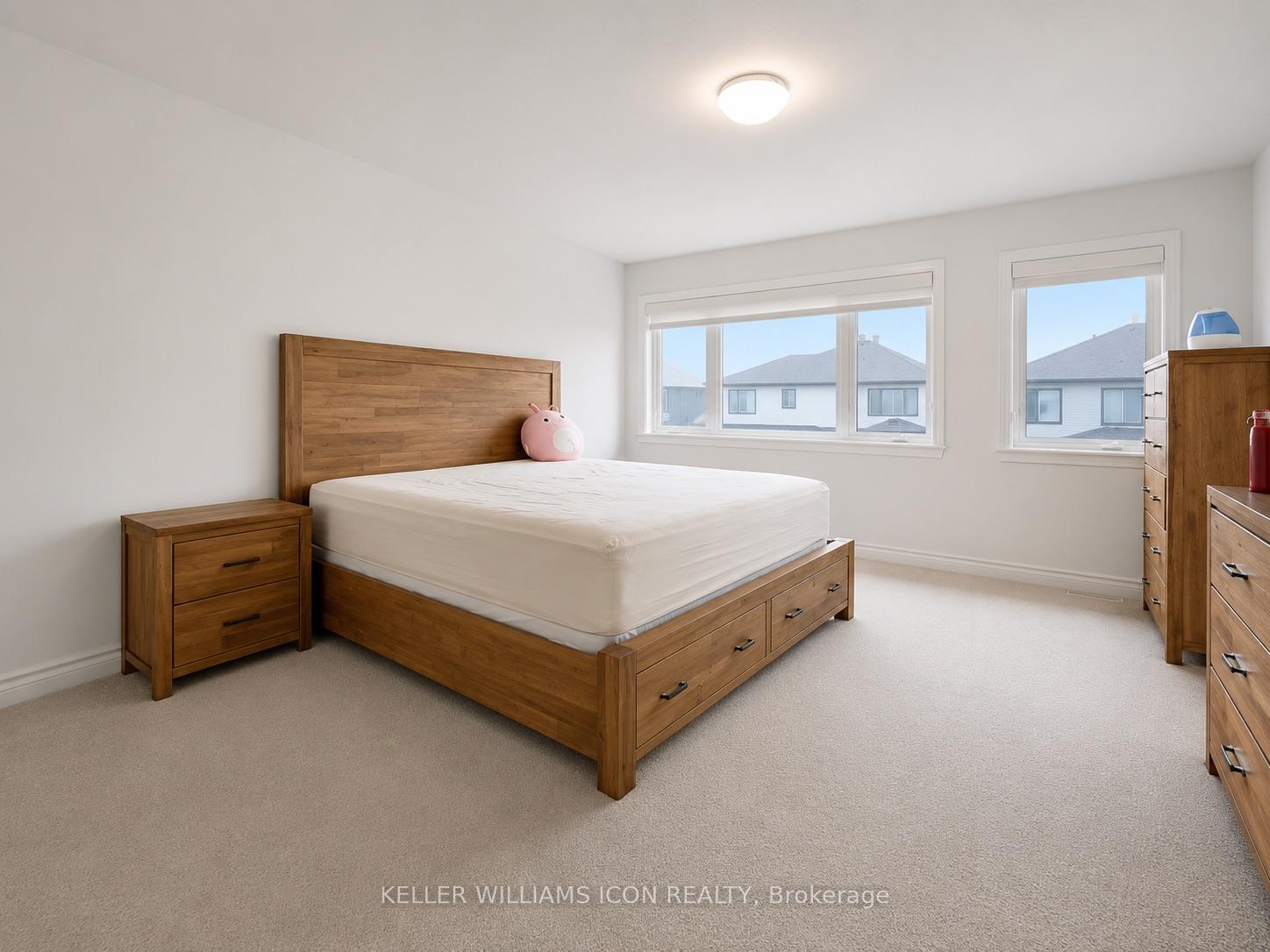 Photo 15 of 916 Ralph Hennessy Avenue, Ottawa, Riverside South/Gloucester Glen — HOMEH