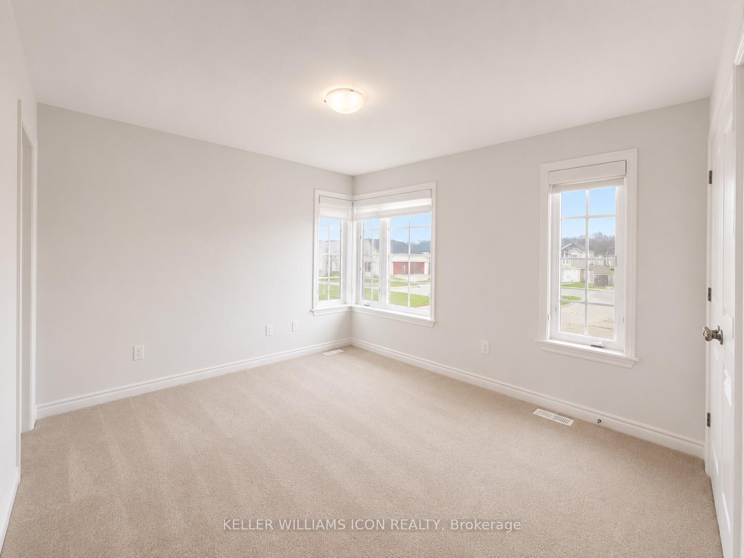 Photo 18 of 916 Ralph Hennessy Avenue, Ottawa, Riverside South/Gloucester Glen — HOMEH