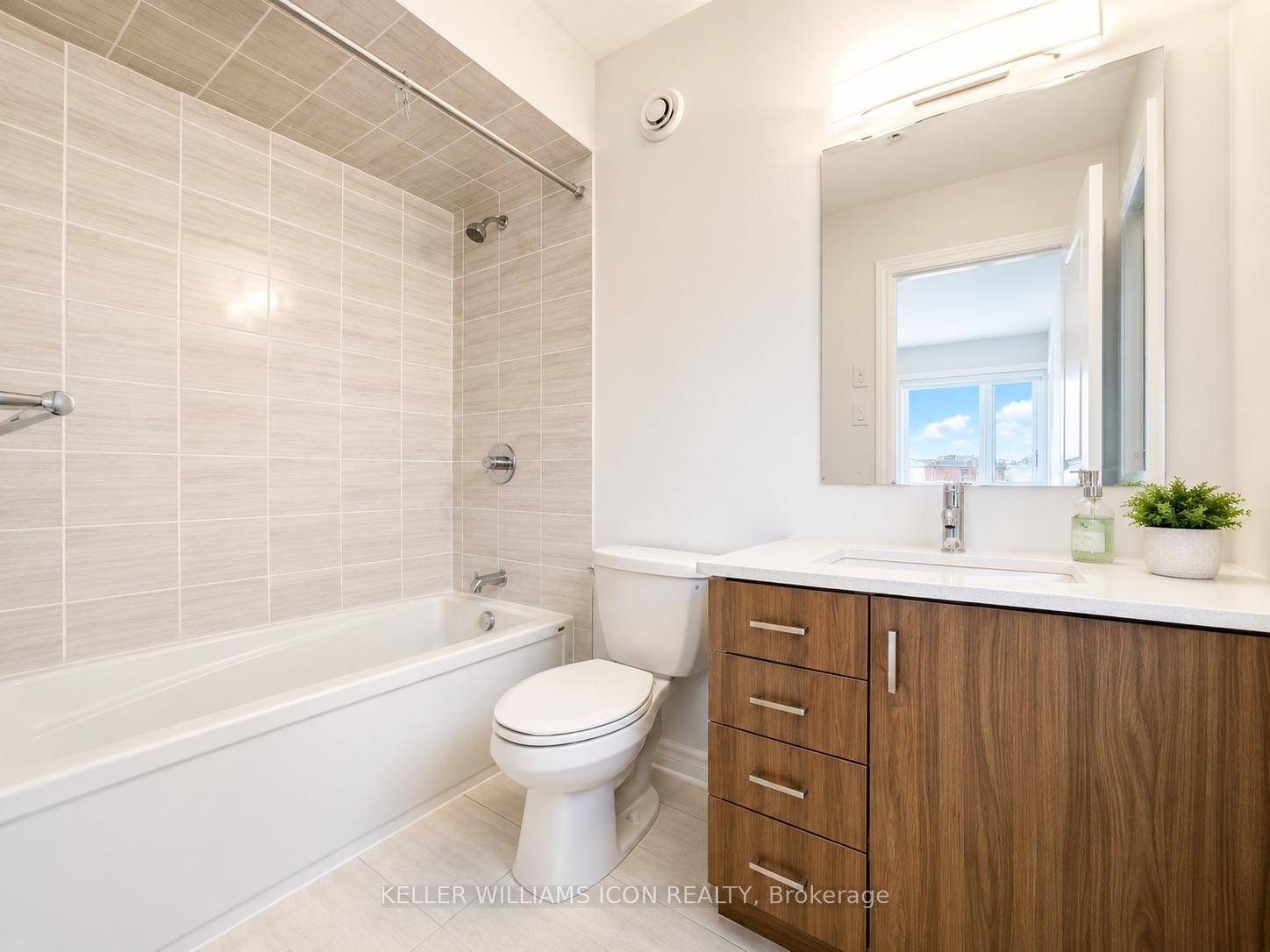 Photo 20 of 916 Ralph Hennessy Avenue, Ottawa, Riverside South/Gloucester Glen — HOMEH
