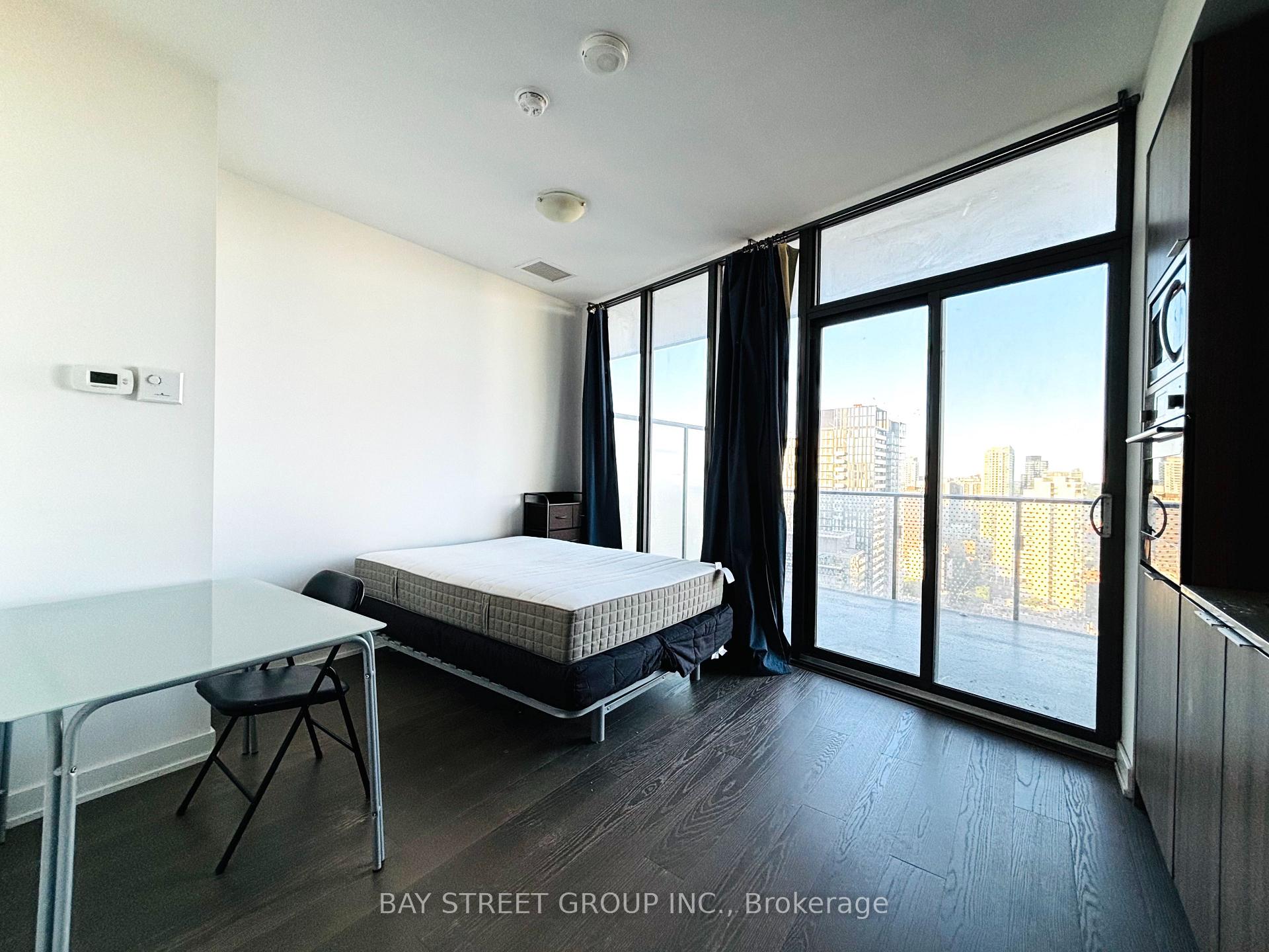 Photo 5 of Unit 2912, 11 Wellesley Street W, Toronto, Bay Street Corridor — HOMEH