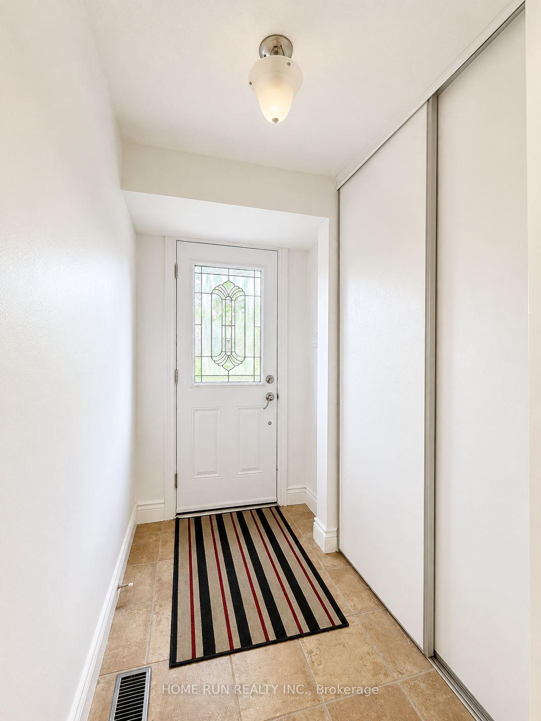 Photo of 98 Canter Boulevard