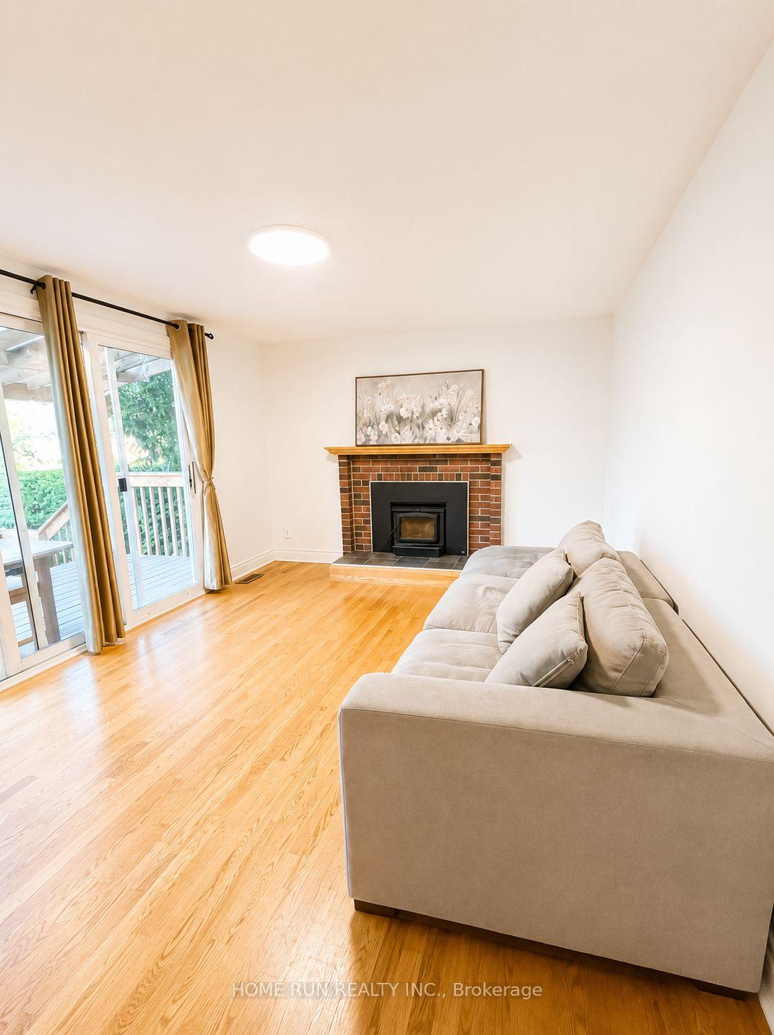 Photo 7 of 98 Canter Boulevard, Ottawa, Meadowlands/St. Claire Gardens — HOMEH