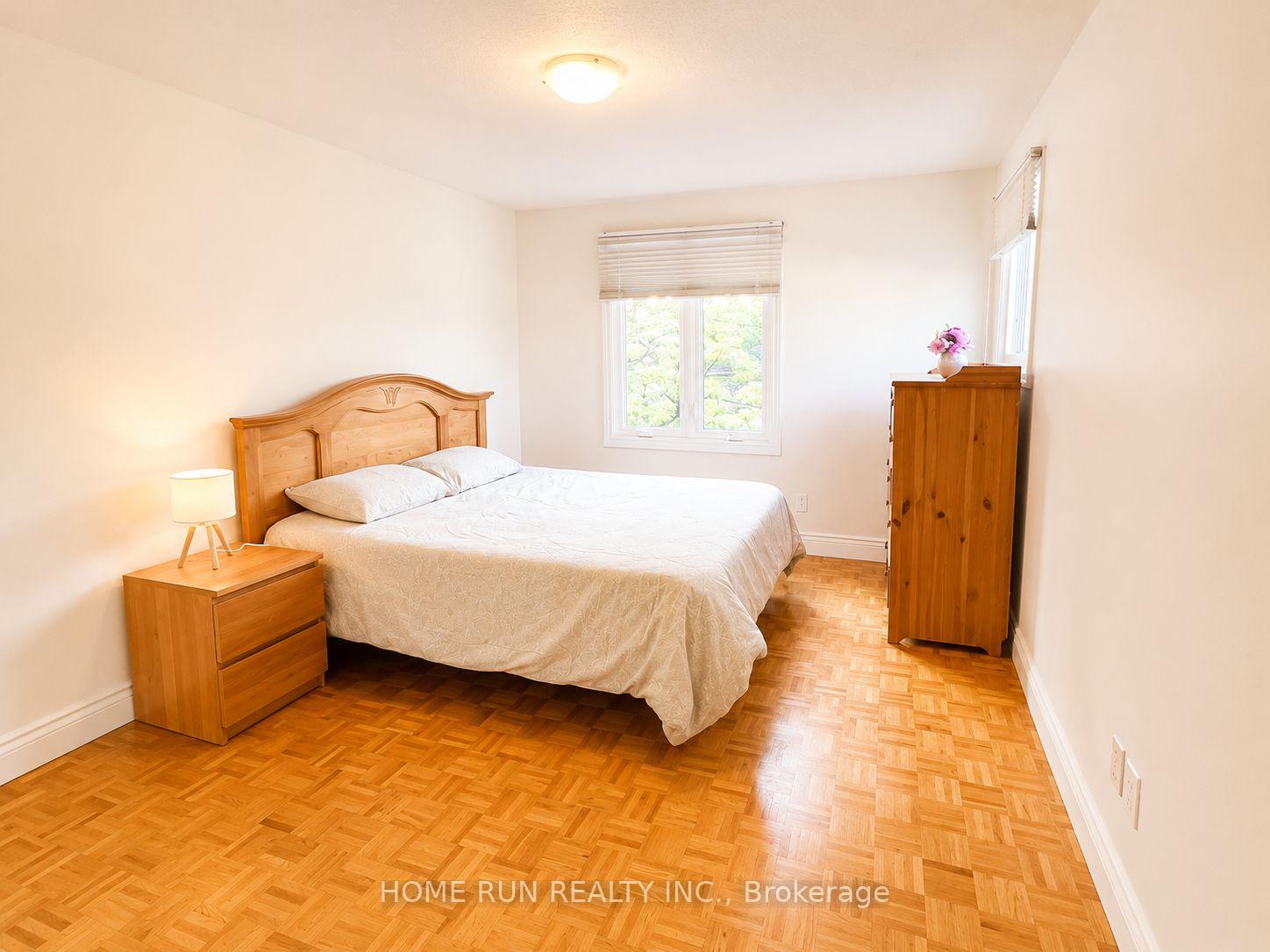 Photo 5 of 98 Canter Boulevard, Ottawa, Meadowlands/St. Claire Gardens — HOMEH