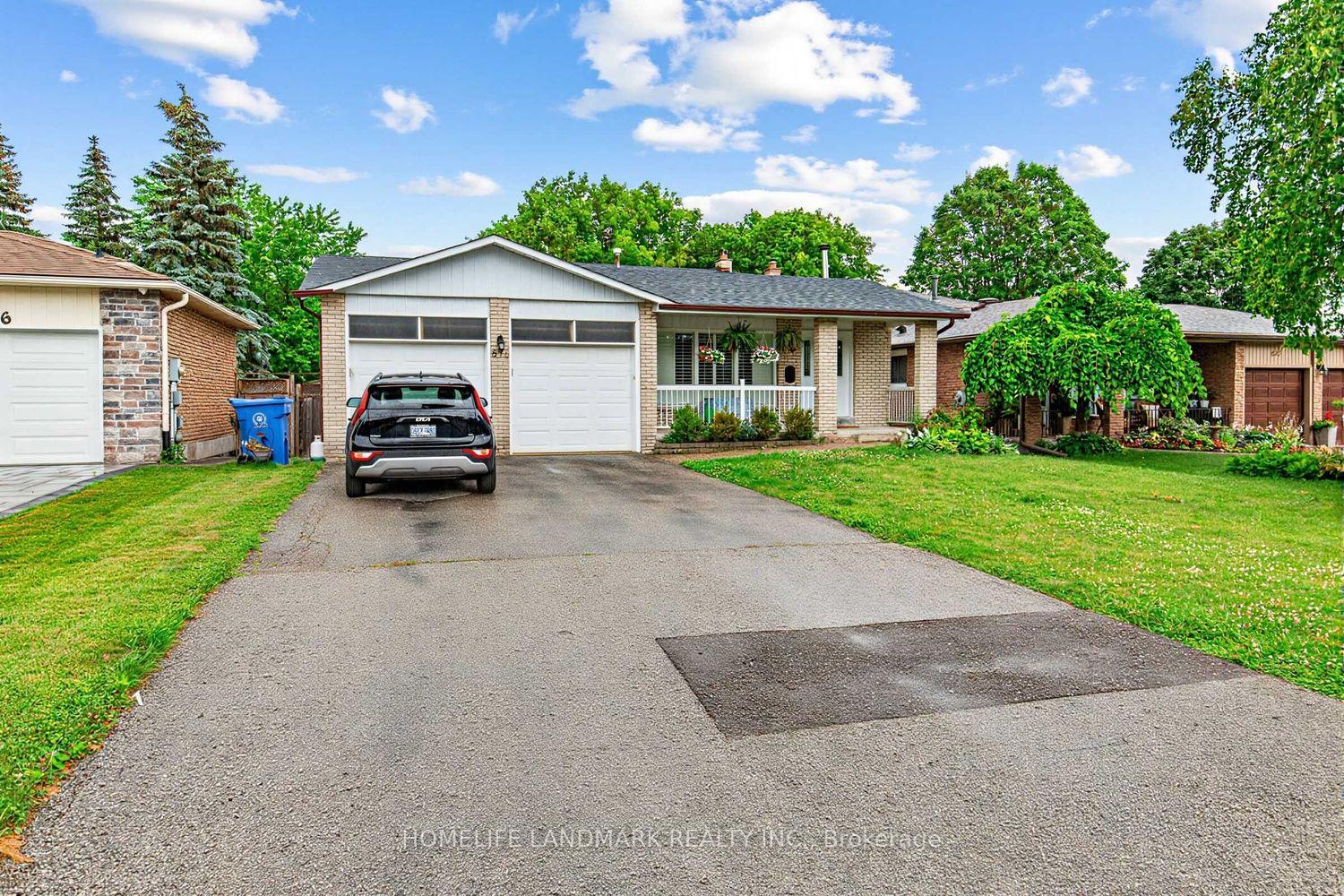 Photo 1 of 874 Sparrow Road, Newmarket, Gorham-College Manor — HOMEH