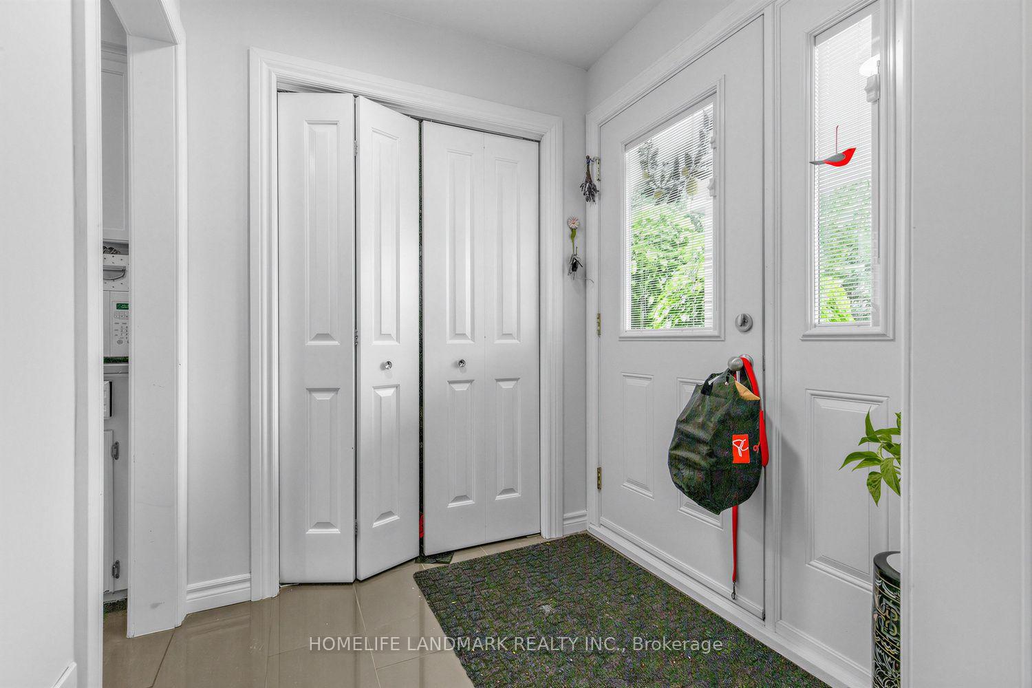 Photo 4 of 874 Sparrow Road, Newmarket, Gorham-College Manor — HOMEH
