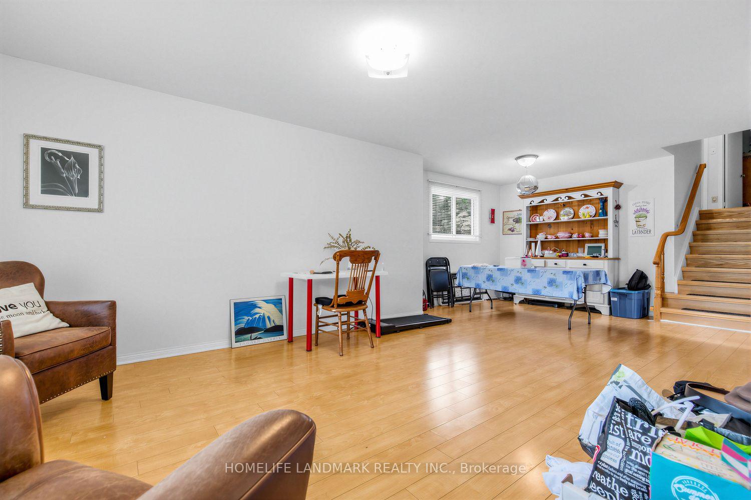 Photo 6 of 874 Sparrow Road, Newmarket, Gorham-College Manor — HOMEH
