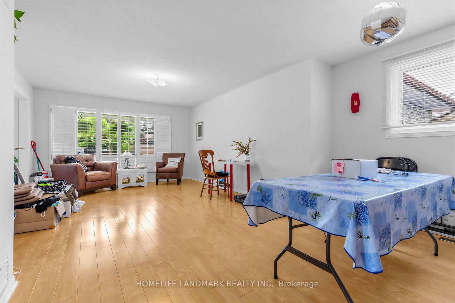 Photo 8 of 874 Sparrow Road, Newmarket, Gorham-College Manor — HOMEH