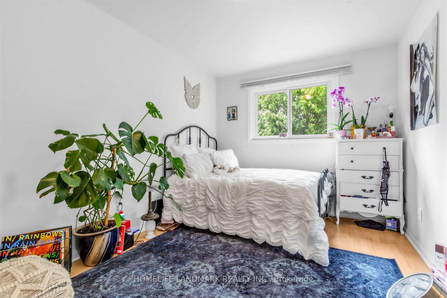Photo 24 of 874 Sparrow Road, Newmarket, Gorham-College Manor — HOMEH