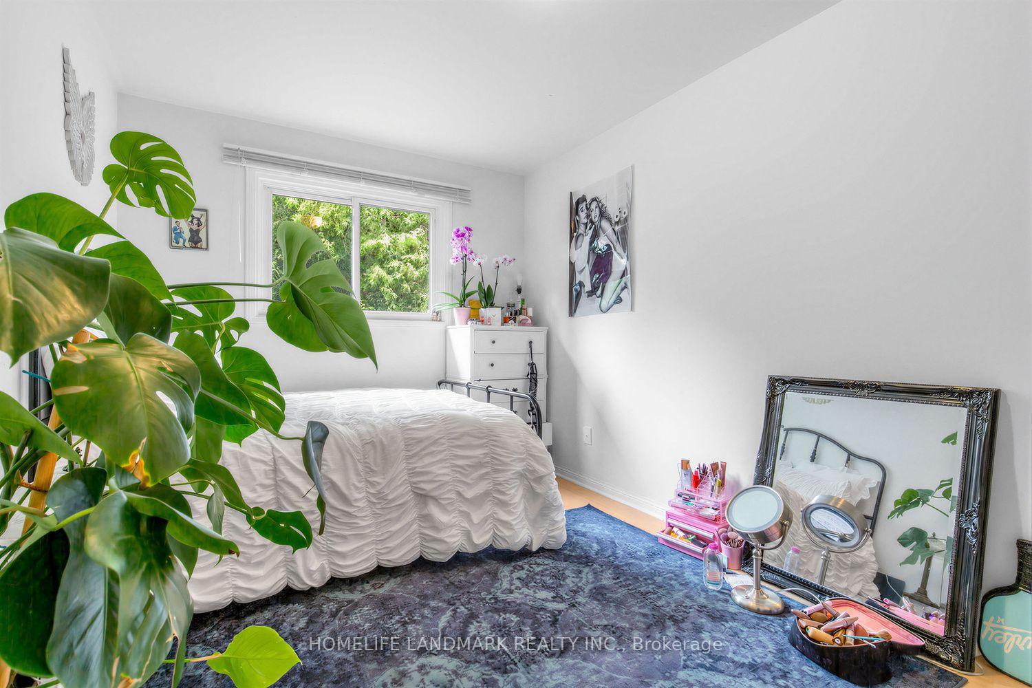 Photo 25 of 874 Sparrow Road, Newmarket, Gorham-College Manor — HOMEH