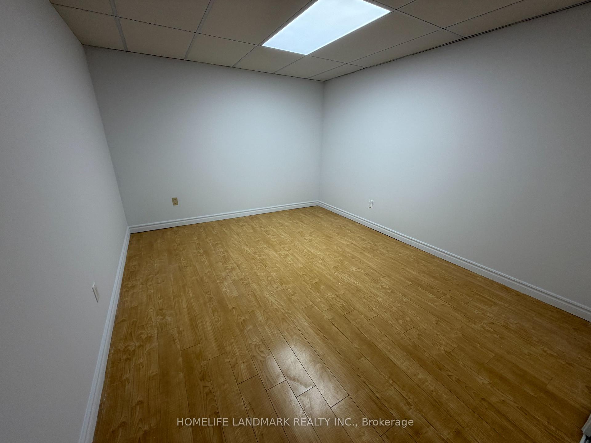 Photo 30 of 874 Sparrow Road, Newmarket, Gorham-College Manor — HOMEH