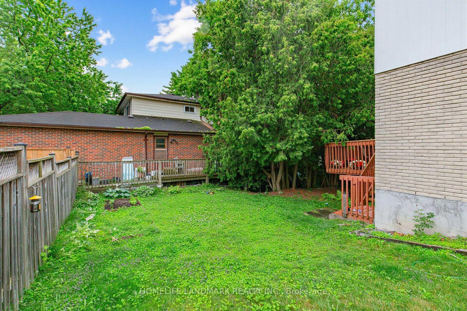 Photo 33 of 874 Sparrow Road, Newmarket, Gorham-College Manor — HOMEH