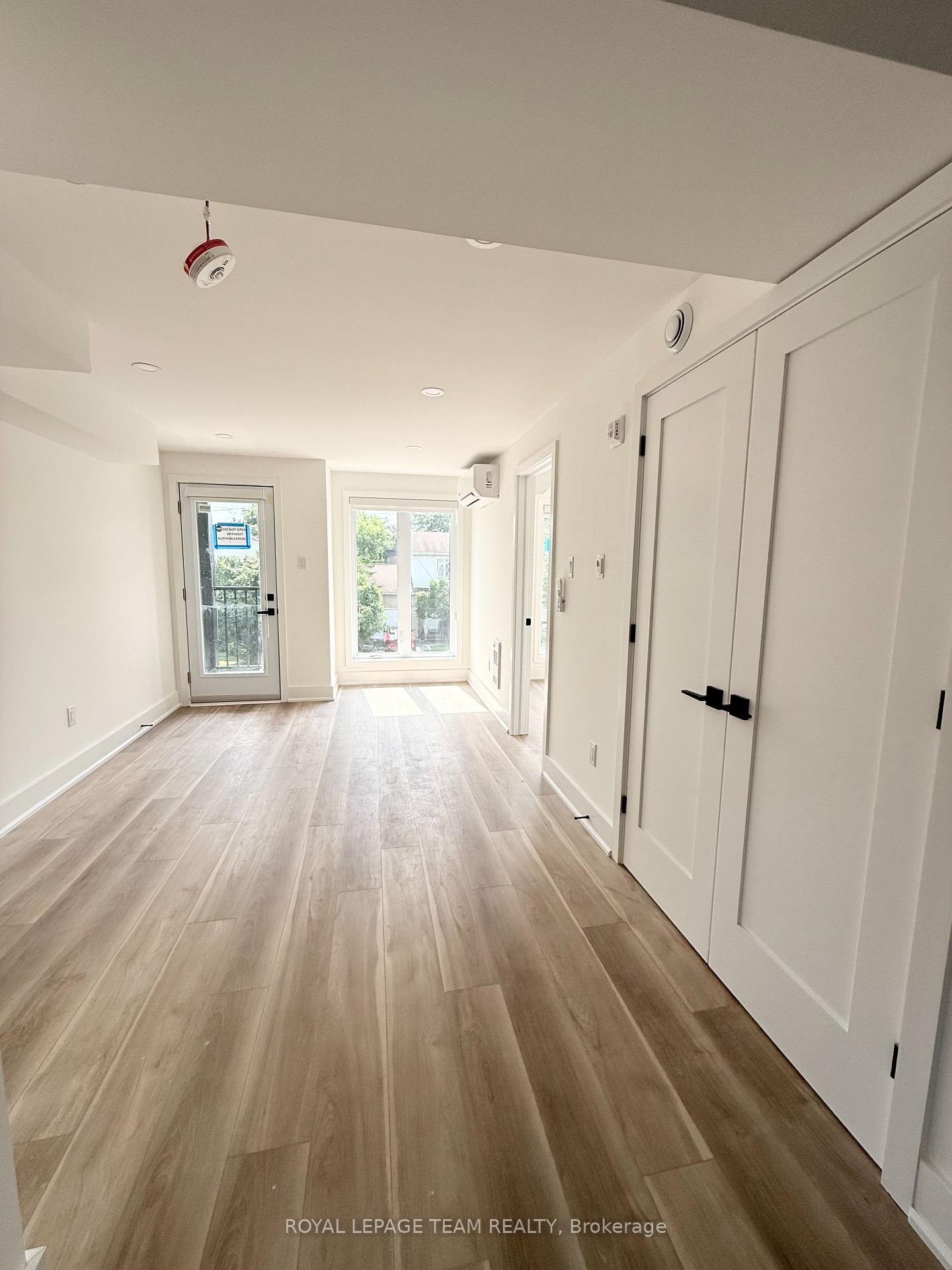 Photo 2 of Unit 5, 549 Melbourne Avenue, Ottawa, McKellar/Highland — HOMEH