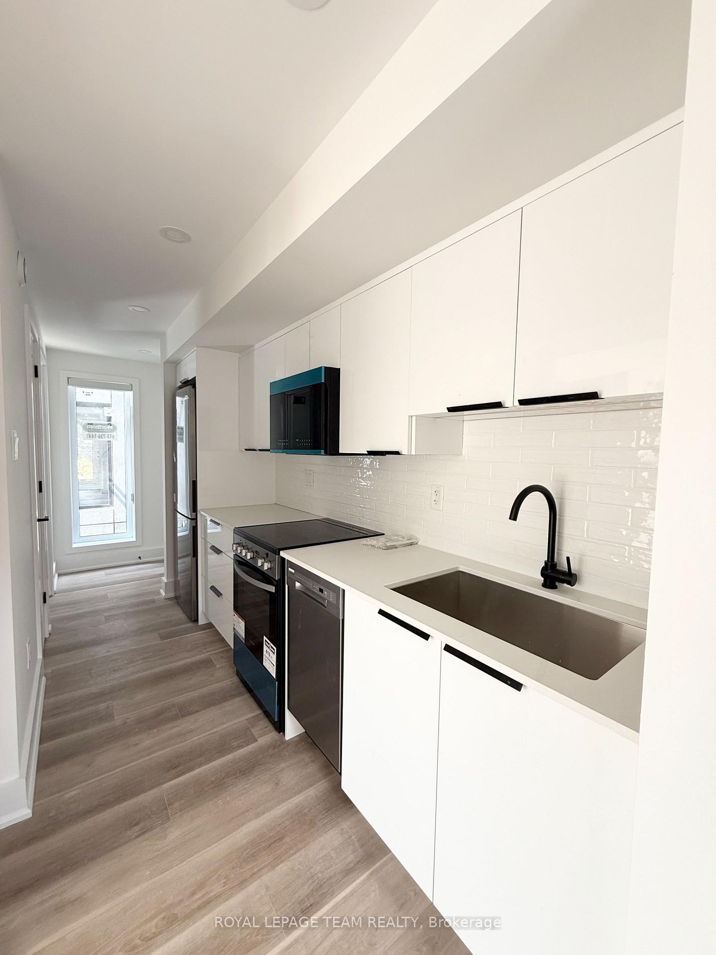 Photo 6 of Unit 5, 549 Melbourne Avenue, Ottawa, McKellar/Highland — HOMEH