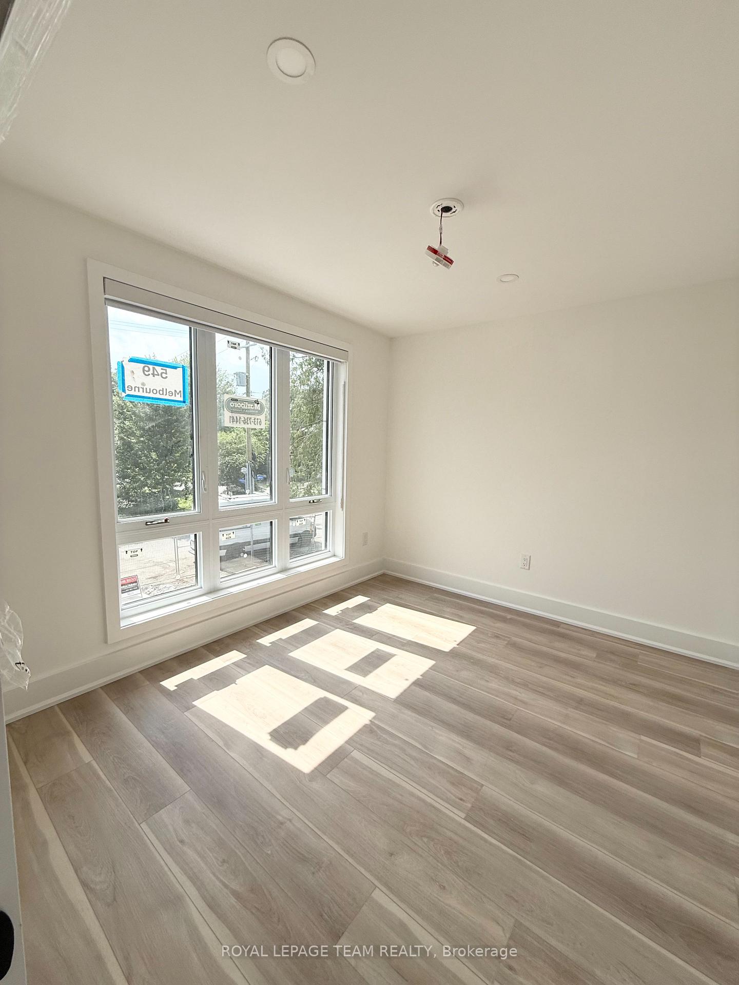 Photo 8 of Unit 5, 549 Melbourne Avenue, Ottawa, McKellar/Highland — HOMEH