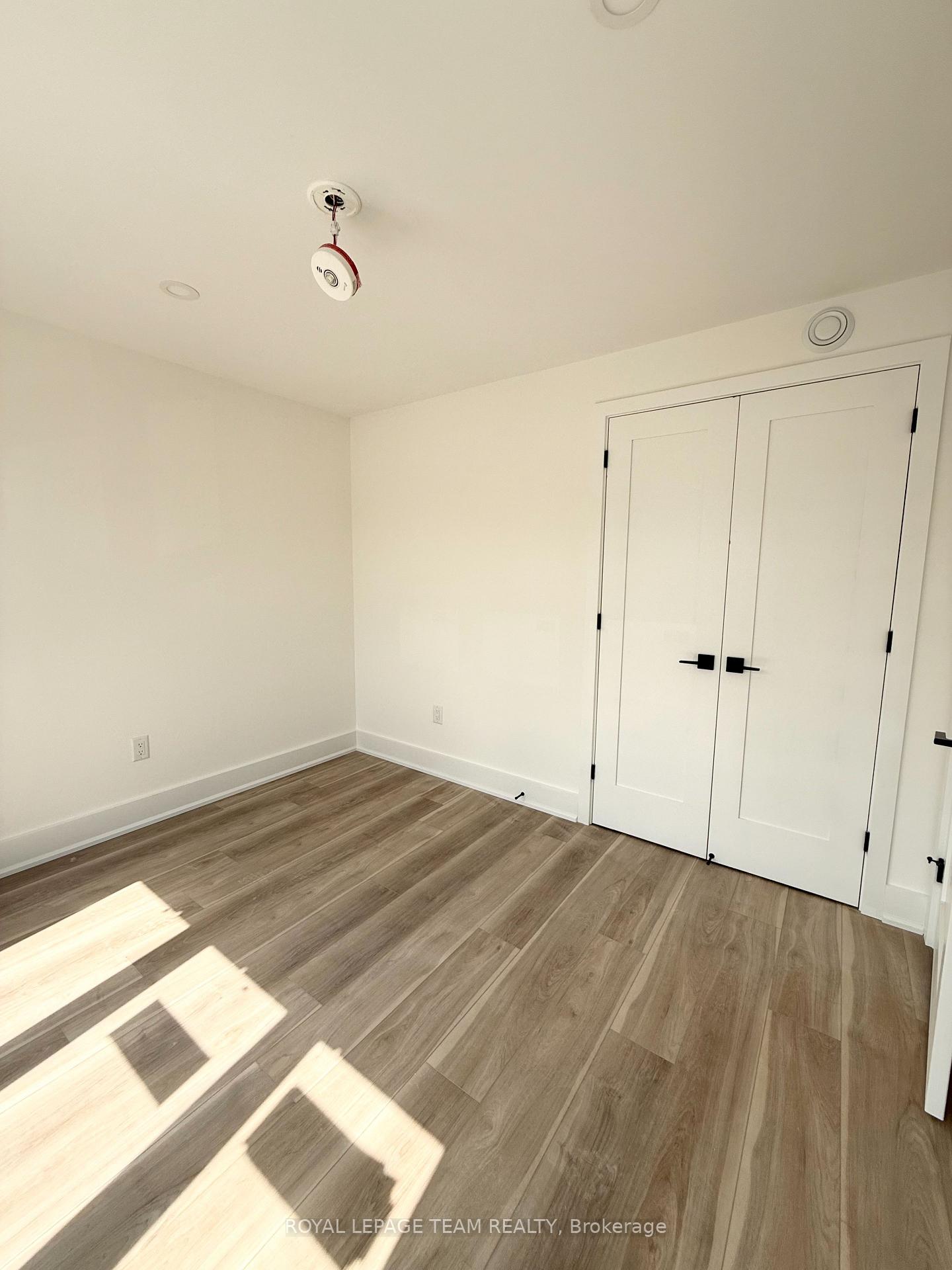 Photo 10 of Unit 5, 549 Melbourne Avenue, Ottawa, McKellar/Highland — HOMEH