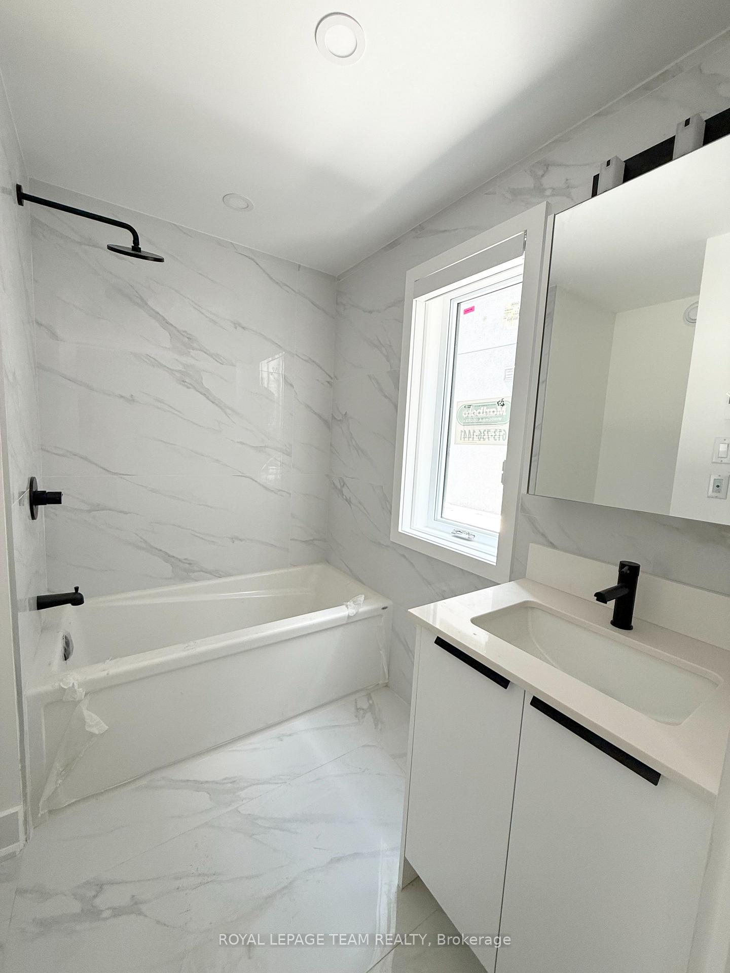 Photo 11 of Unit 5, 549 Melbourne Avenue, Ottawa, McKellar/Highland — HOMEH