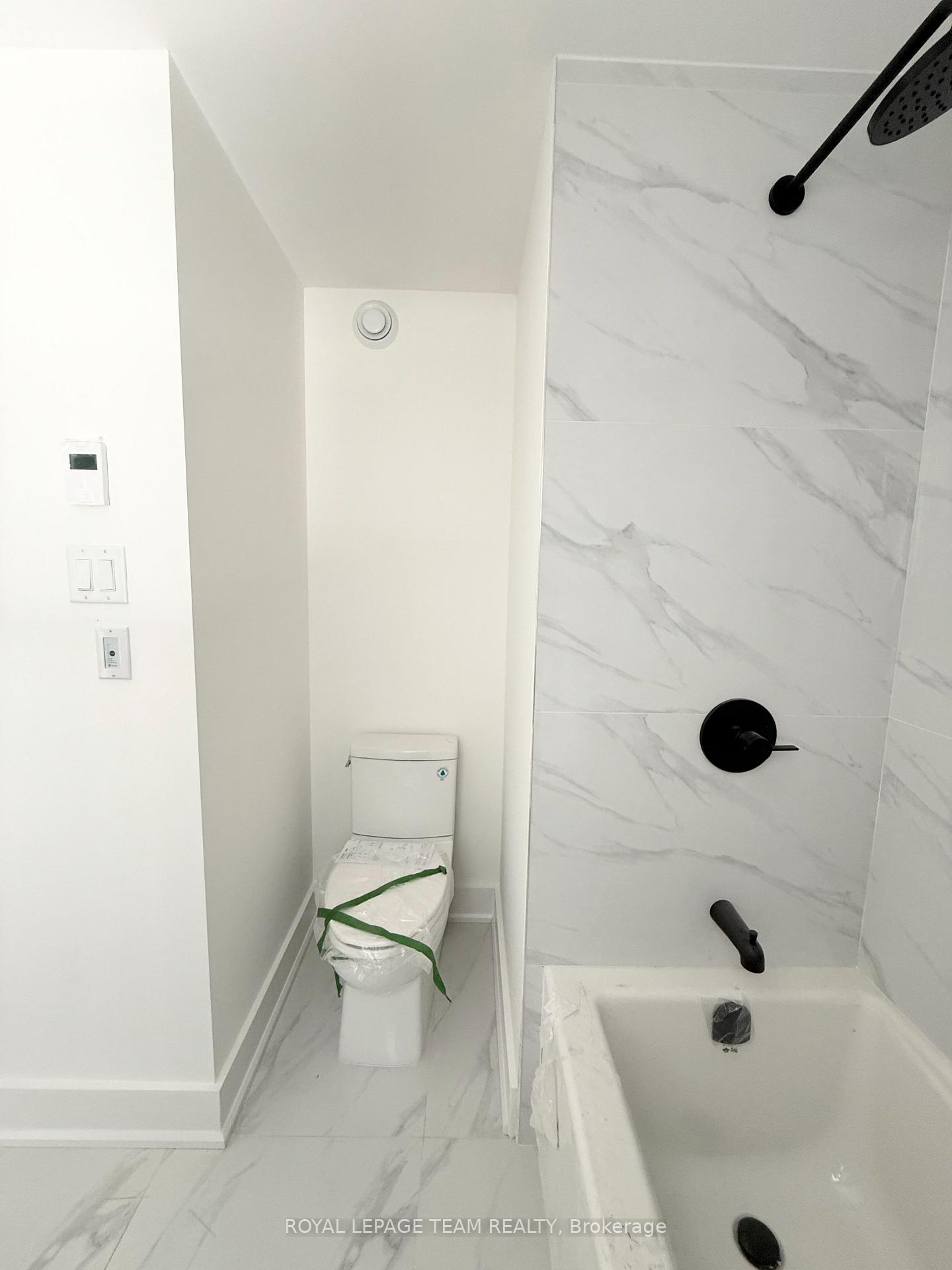 Photo 12 of Unit 5, 549 Melbourne Avenue, Ottawa, McKellar/Highland — HOMEH