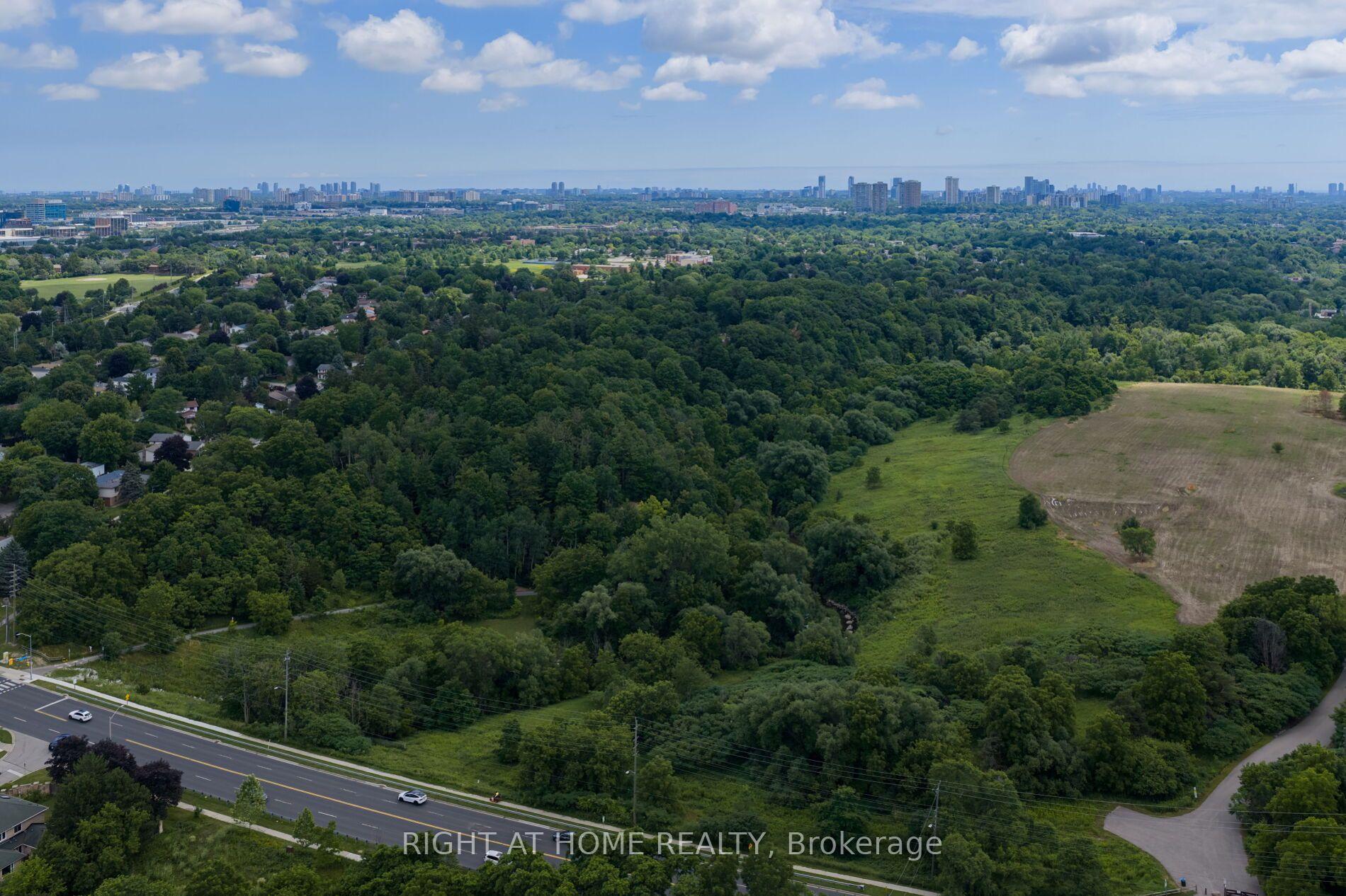 Photo 34 of 1994 John St Street, Markham, Bayview Fairway-Bayview Country Club Estates — HOMEH