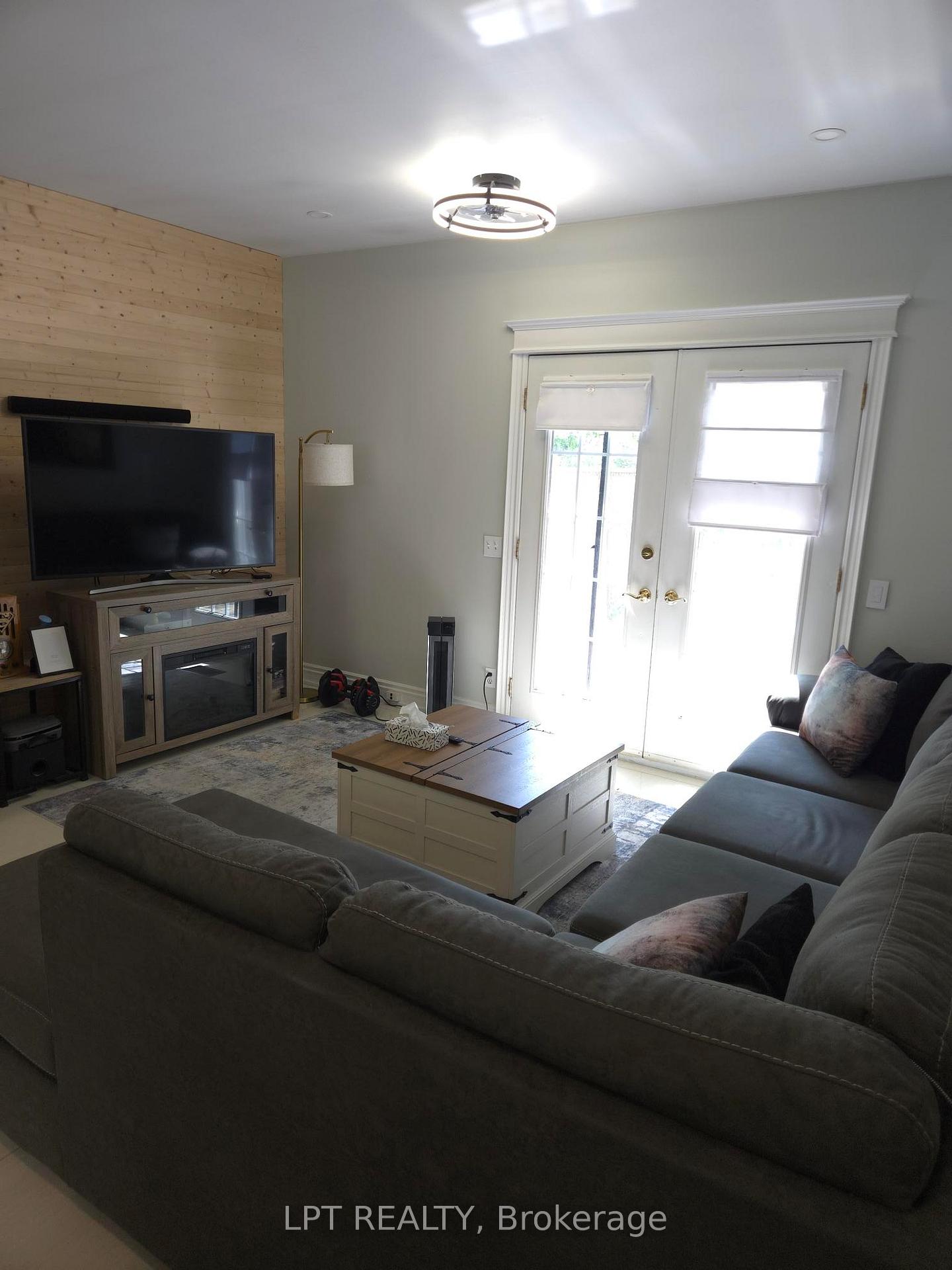 Photo 4 of Unit Unit B, 60 Norton Boulevard, Caledon, Bolton East — HOMEH