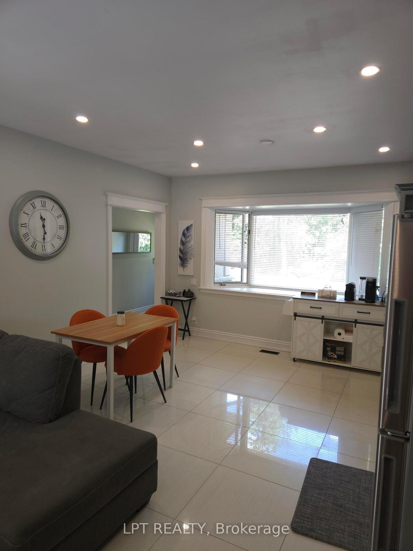 Photo 5 of Unit Unit B, 60 Norton Boulevard, Caledon, Bolton East — HOMEH