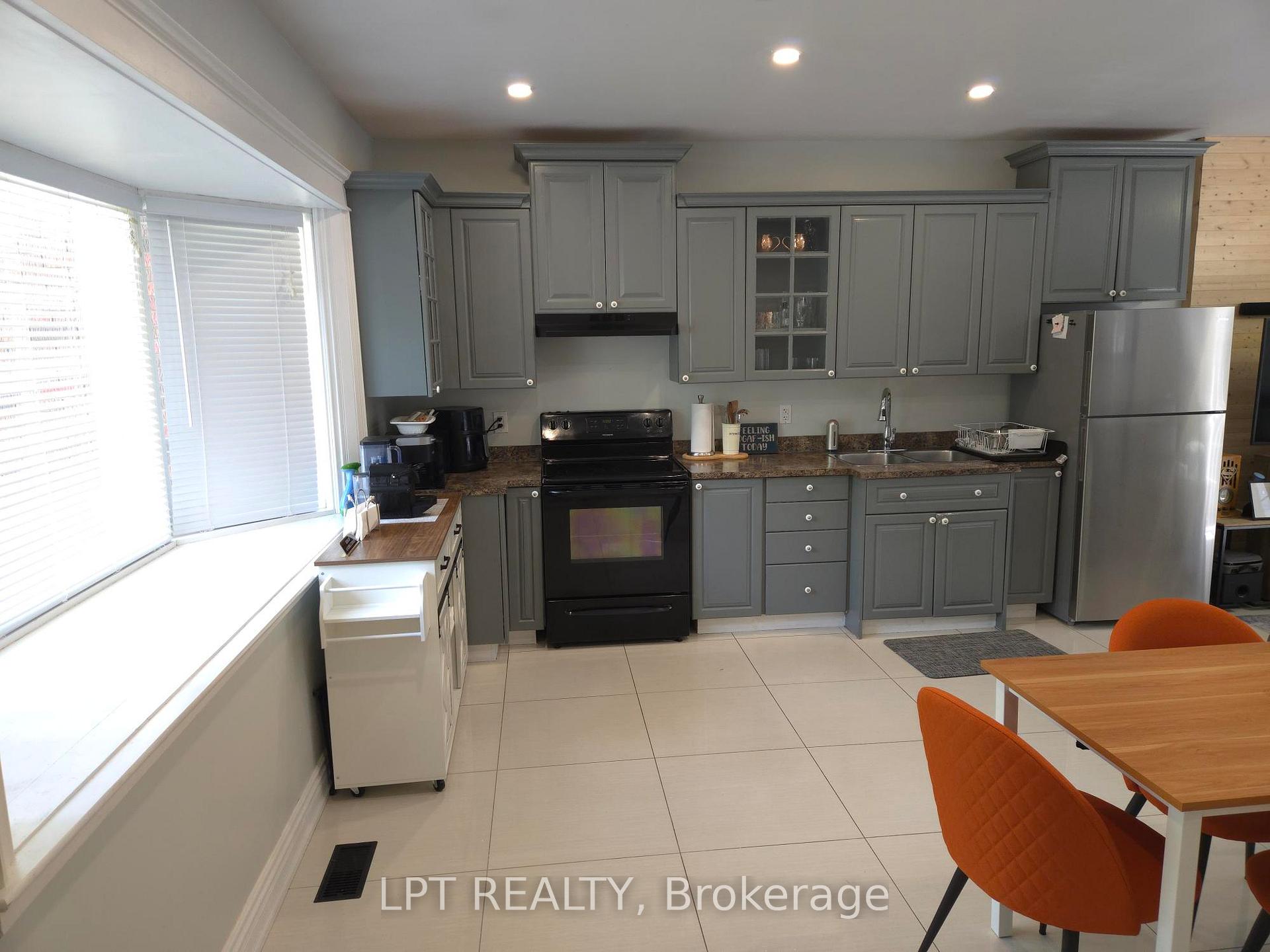 Photo 6 of Unit Unit B, 60 Norton Boulevard, Caledon, Bolton East — HOMEH