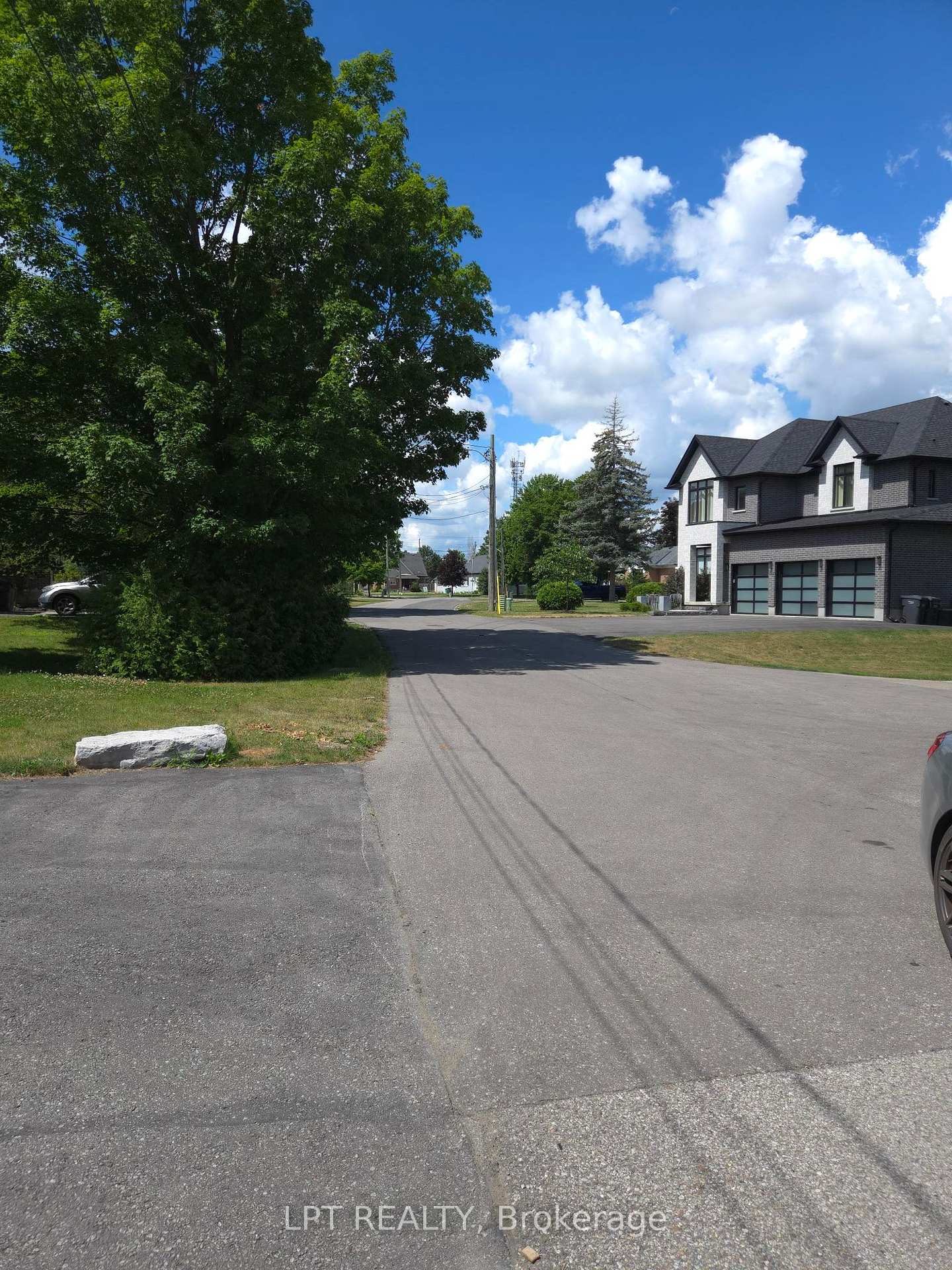 Photo 27 of Unit Unit B, 60 Norton Boulevard, Caledon, Bolton East — HOMEH