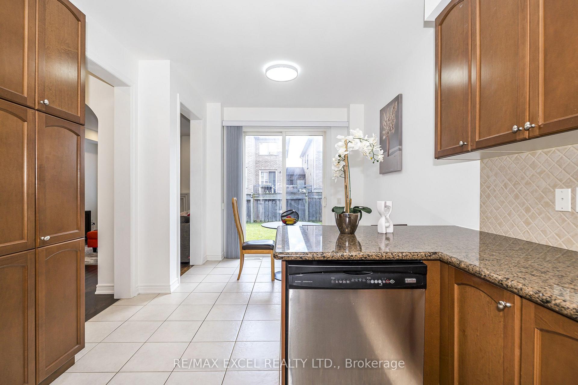 Photo 7 of 129 Lewis Honey Drive, Aurora, Bayview Northeast — HOMEH