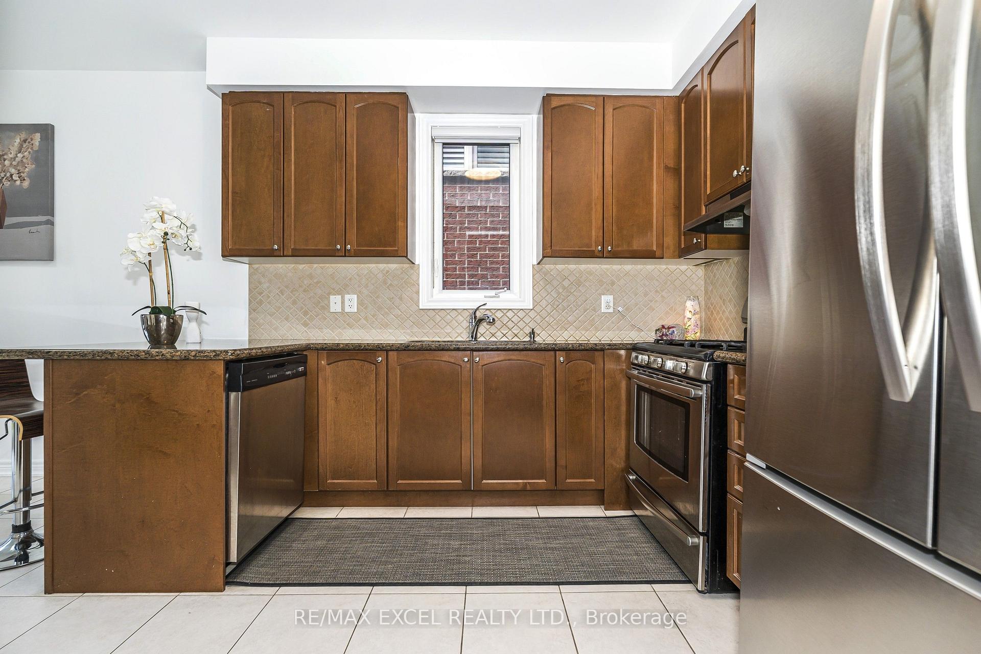 Photo 8 of 129 Lewis Honey Drive, Aurora, Bayview Northeast — HOMEH
