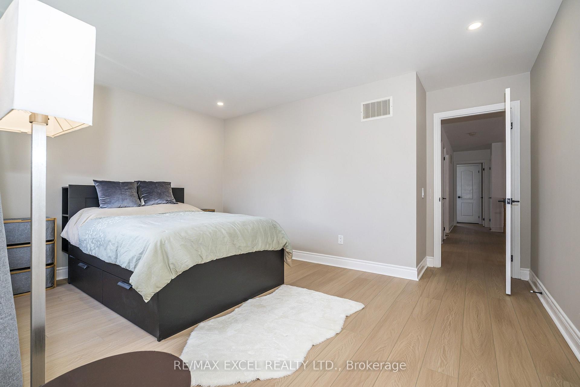 Photo 12 of 129 Lewis Honey Drive, Aurora, Bayview Northeast — HOMEH