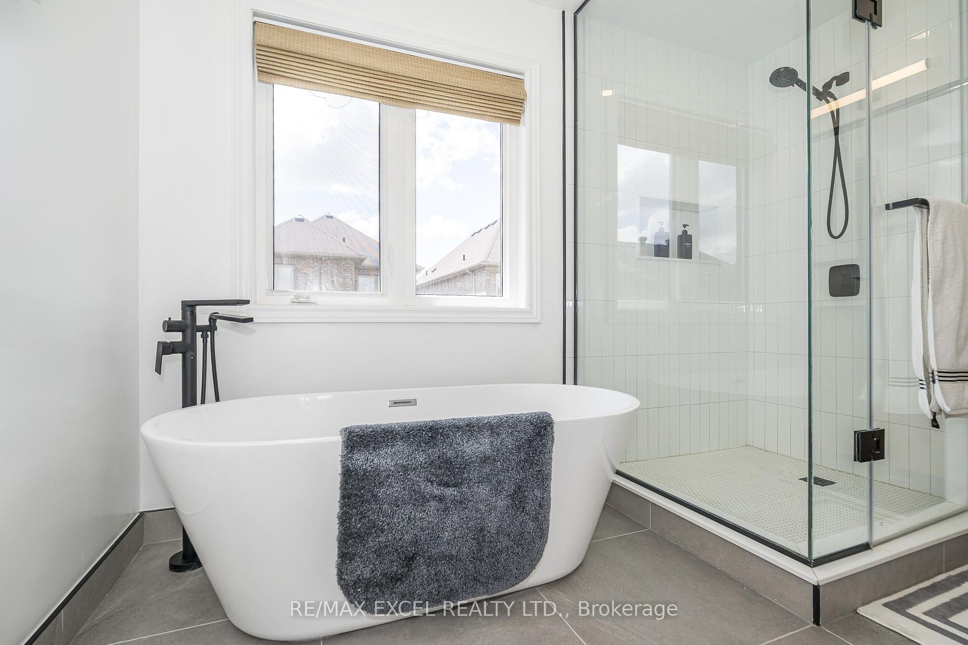 Photo 14 of 129 Lewis Honey Drive, Aurora, Bayview Northeast — HOMEH
