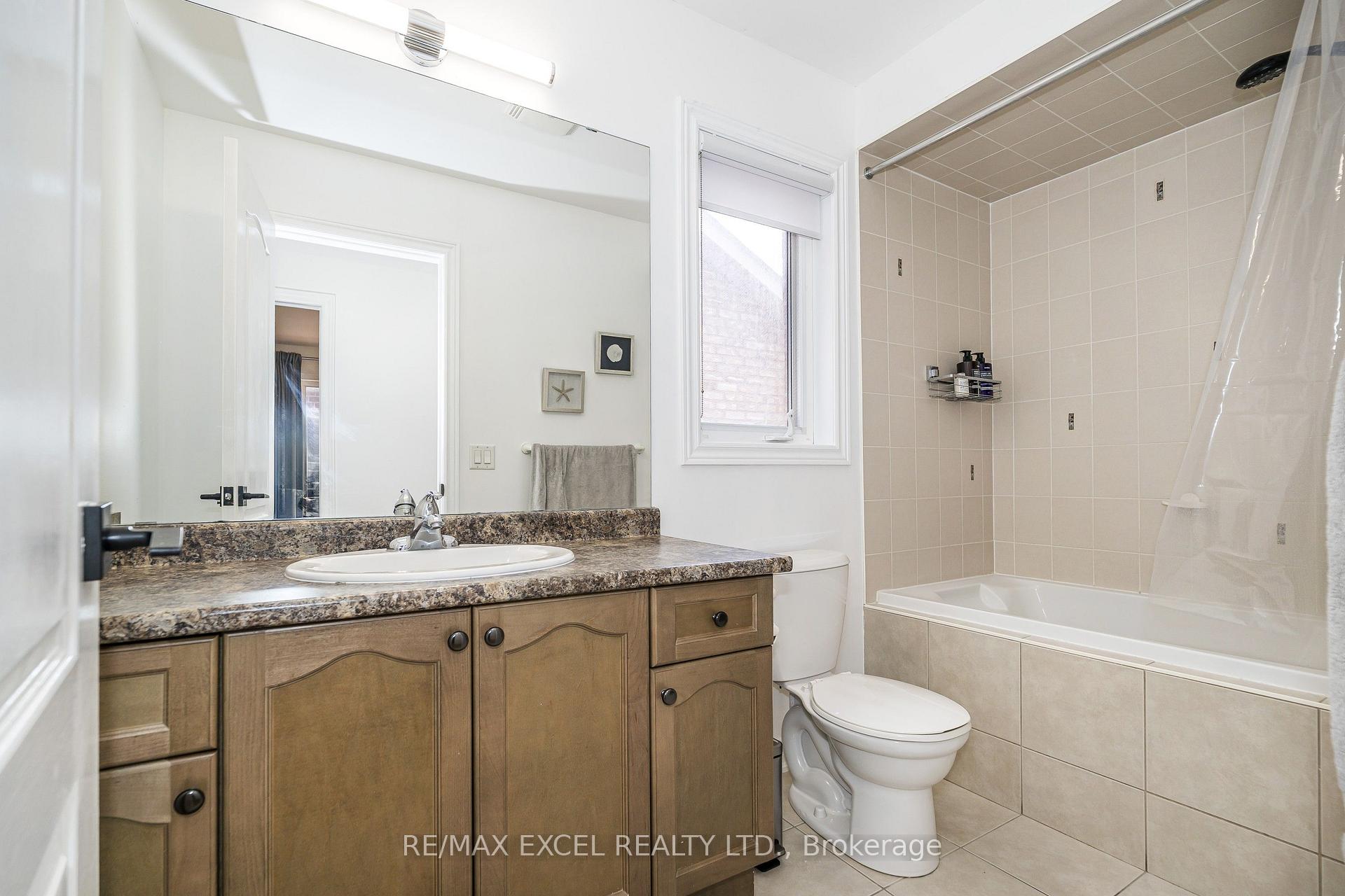 Photo 16 of 129 Lewis Honey Drive, Aurora, Bayview Northeast — HOMEH