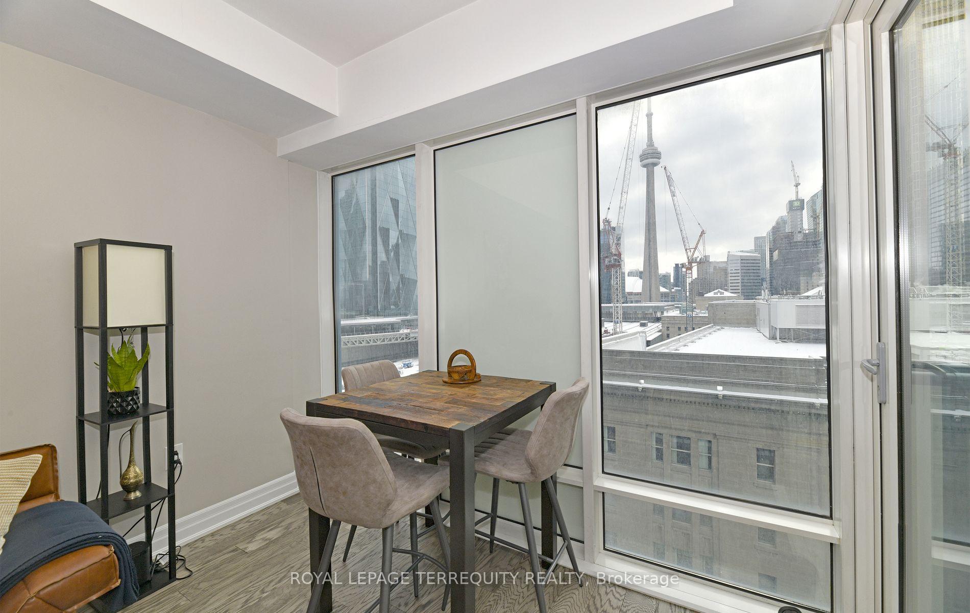Photo 6 of Unit 1004, 8 The Esplanade, Toronto, Waterfront Communities — HOMEH