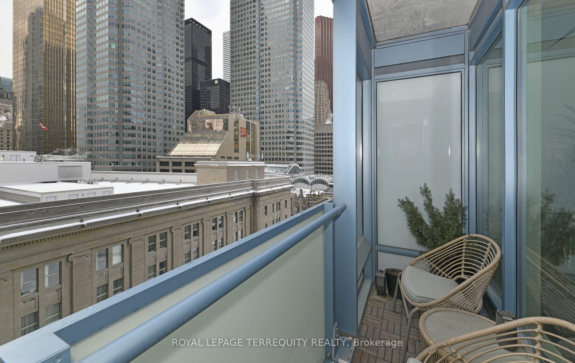 Photo 11 of Unit 1004, 8 The Esplanade, Toronto, Waterfront Communities — HOMEH