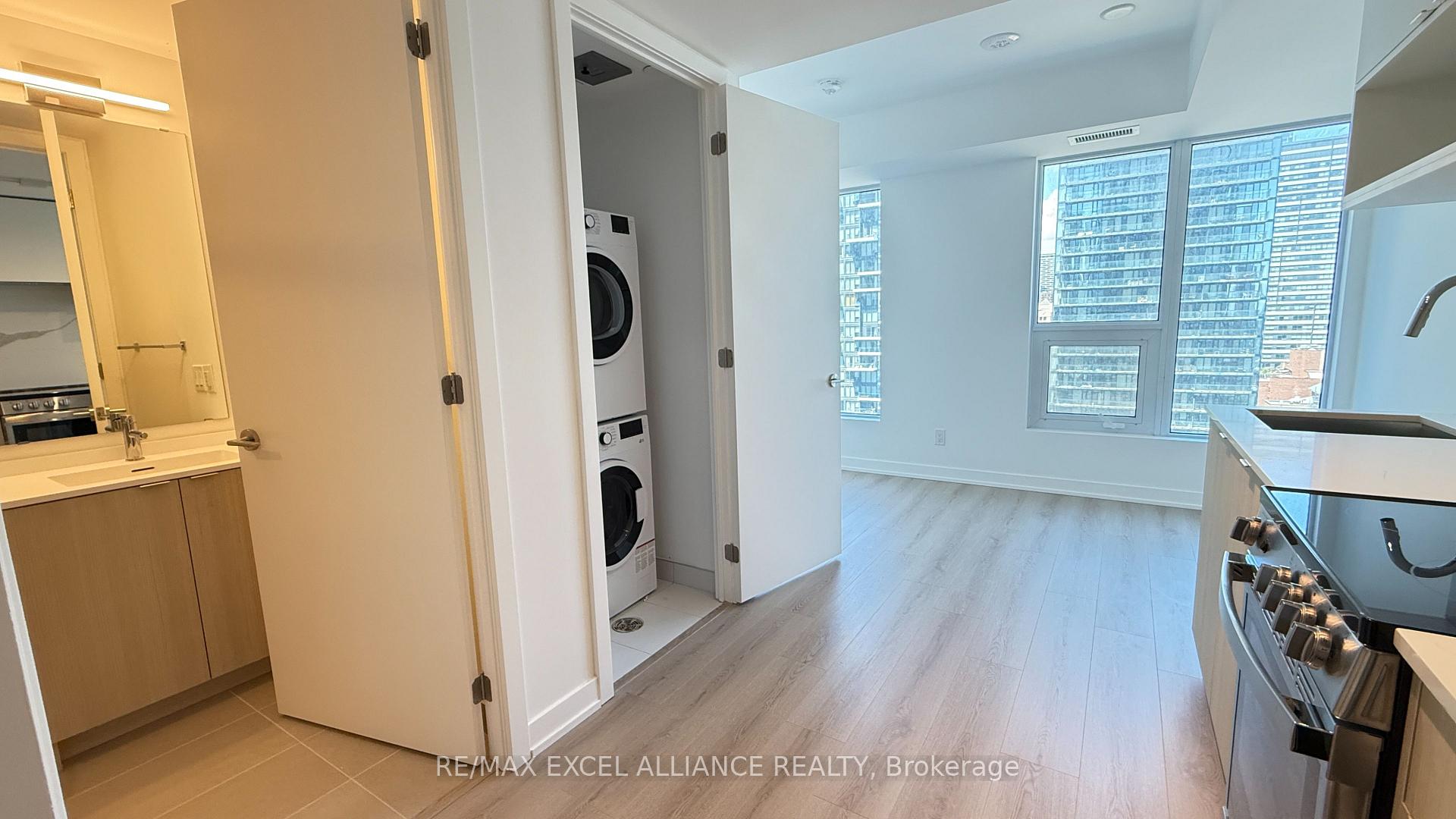 Photo 3 of Unit 2116, 100 Queen Street E, Toronto, Church-Yonge Corridor — HOMEH