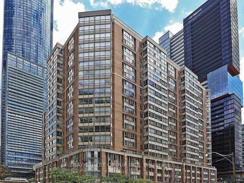 Front of Unit 611, 44 Gerrard Street W