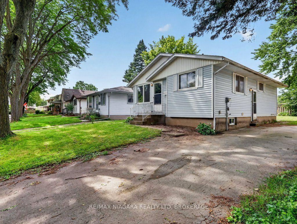 Photo 3 of 6127 Strohan Street, Niagara Falls, Church's Lane — HOMEH