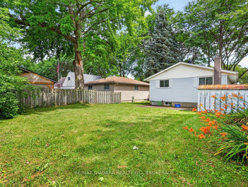 Photo 6 of 6127 Strohan Street, Niagara Falls, Church's Lane — HOMEH