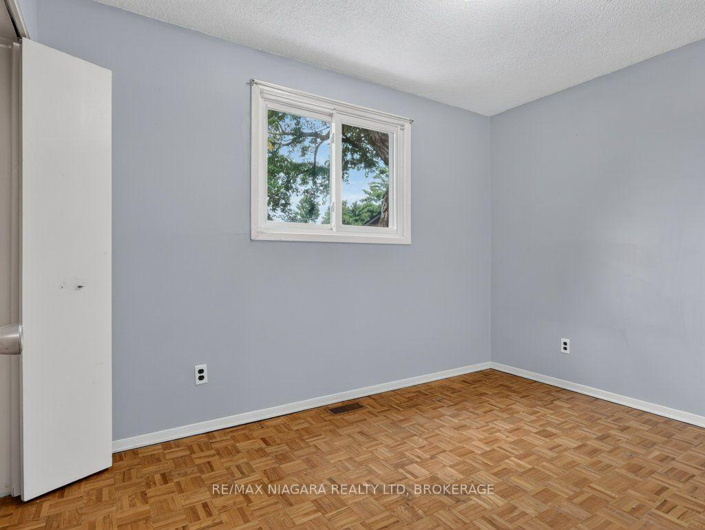 Photo 22 of 6127 Strohan Street, Niagara Falls, Church's Lane — HOMEH