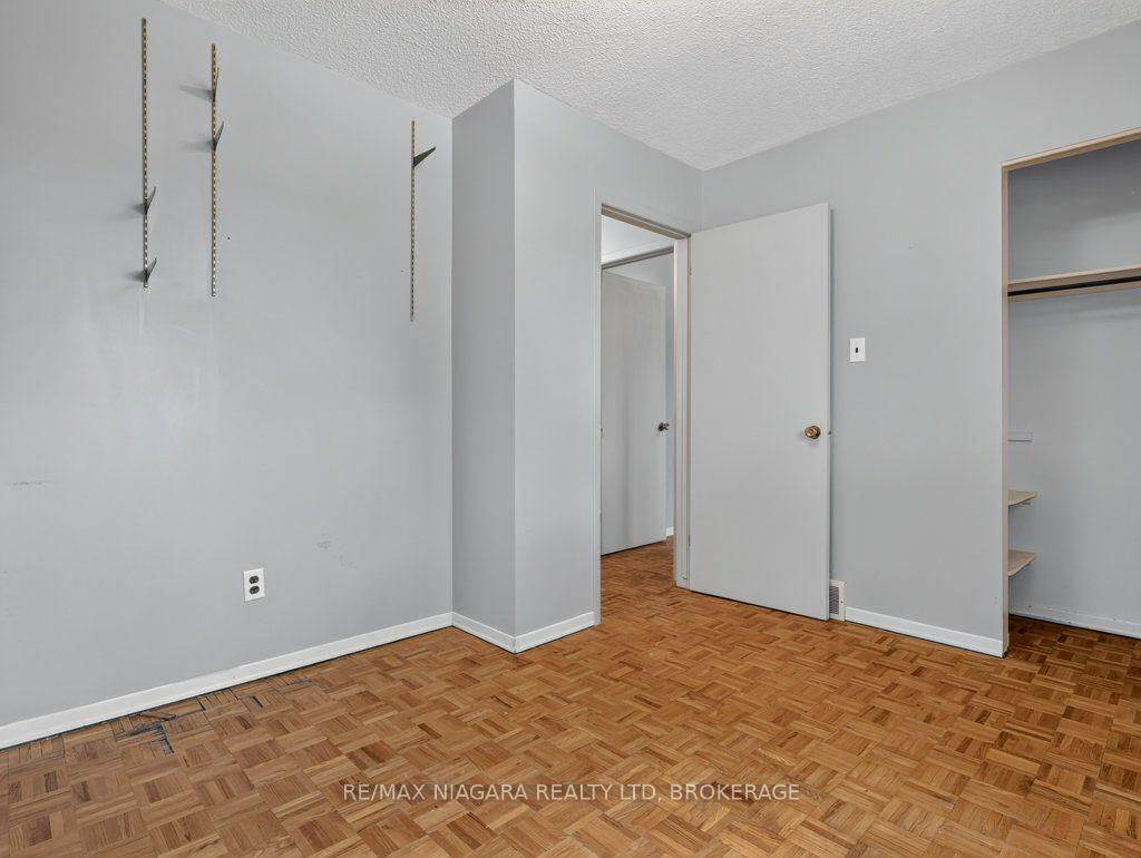 Photo 23 of 6127 Strohan Street, Niagara Falls, Church's Lane — HOMEH